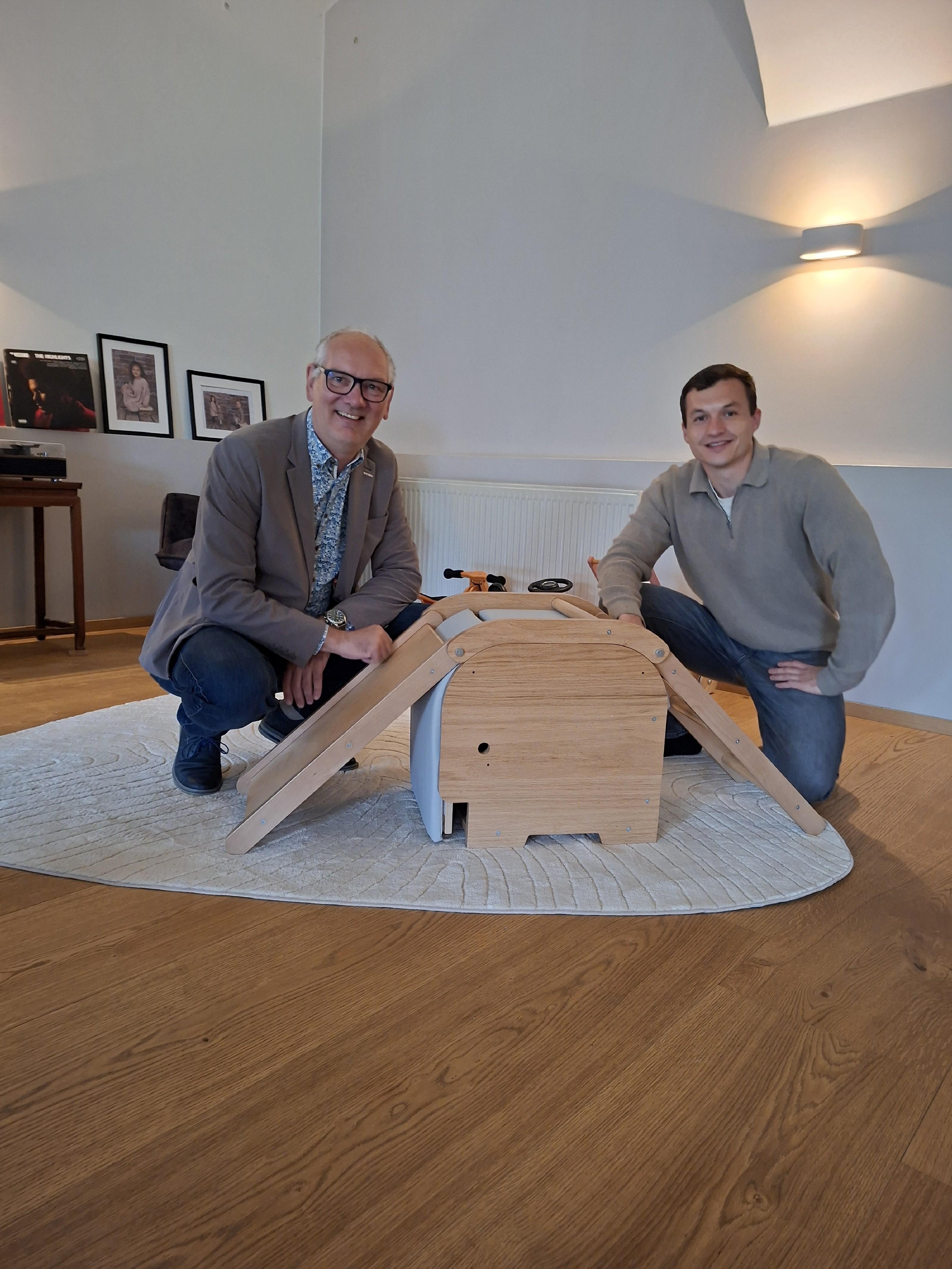 v.l.: Hanns Stattmann mit De Bois Vincent von der Ollie Elephant GmbH