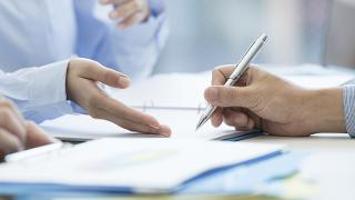 Schreiben, Schreibung, schreiben, Stift, Kugelschreiber, notieren, Notiz, aufschreiben, Abfassen, abfassen, Schrieb, Manuskript, Skriptum, Skripten, Mitschrift, mitschreiben, Aufzeichnung, aufzeichnen, Vermerk, vermerken, Unterschrift, unterschreiben, Unterfertigen, unterfertigen, Unterfertigung, gegenzeichnen, Gegenzeichnung, Signierung, signieren, Signatur, Signaturen, Dokument, Dokumente 