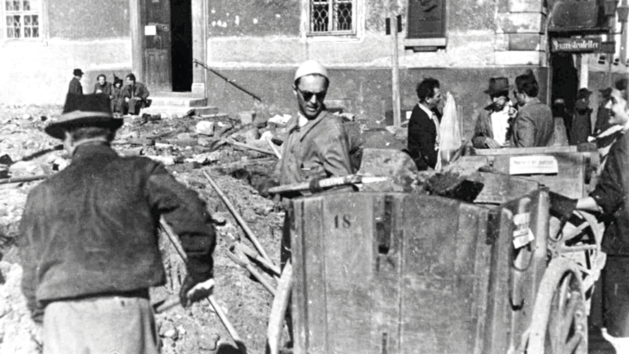 Zwischen Tr&uuml;mmern und Neubeginn