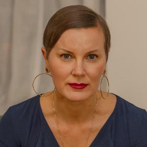 Portraitfoto von Stefanie Lintschinger 