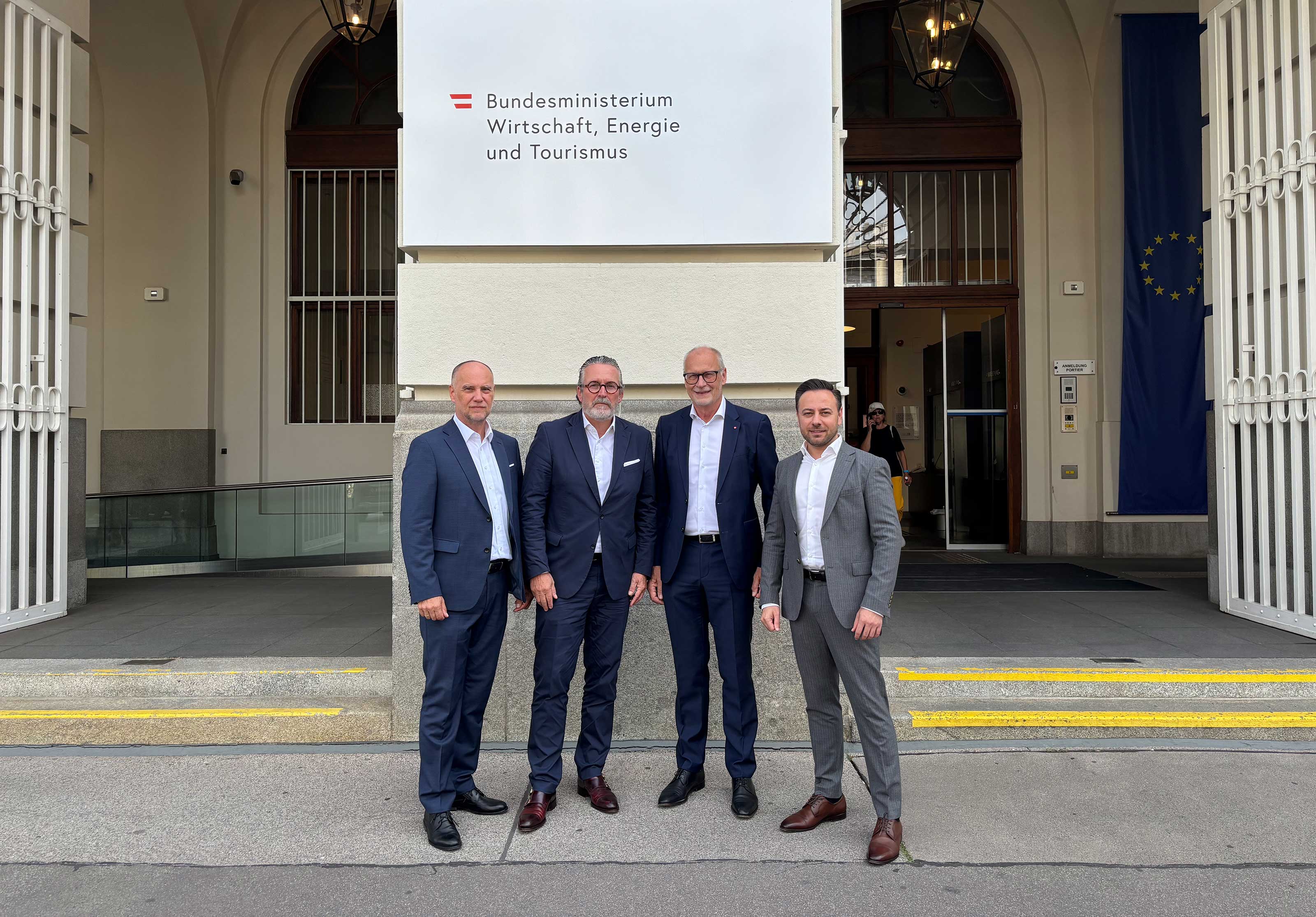 Erwin Gisch (GF Versicherungsmakler), Christoph Berghammer (Fachverbandsobmann der Versicherungsmakler), Horst Grandits (Bundesobmann der Versicherungsagenten), Sinan Ibili (GF Versicherungsagenten)