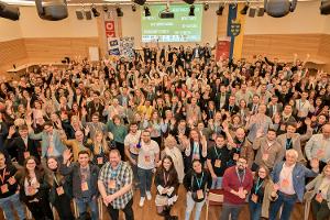 Gruppe im Veranstaltungssaal