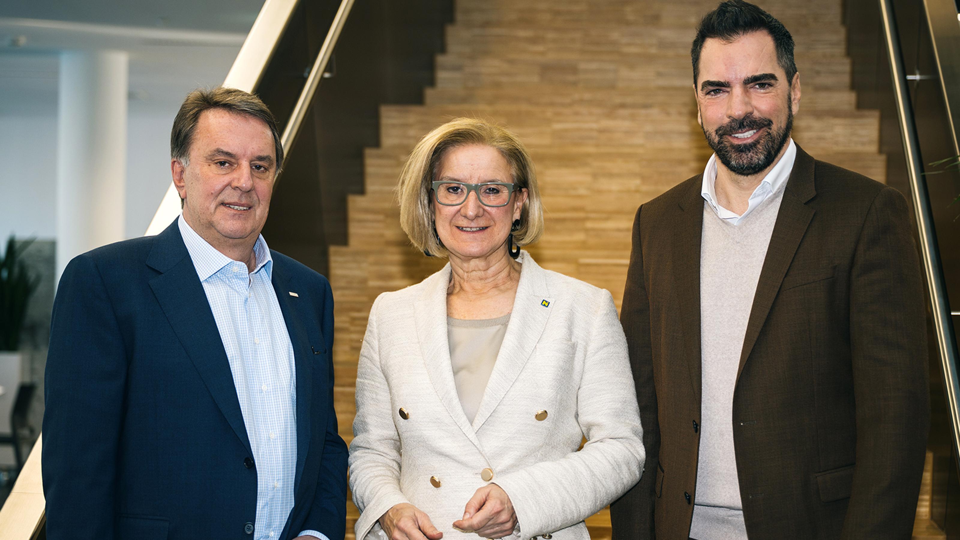 Wolfgang Ecker, Pr&auml;sident der Wirtschaftskammer Nieder&ouml;sterreich, Nieder&ouml;sterreichs Landeshauptfrau, Johanna Mikl-Leitner, und Kari Ochsner, Pr&auml;sident der Industriellenvereinigung N&Ouml;. 