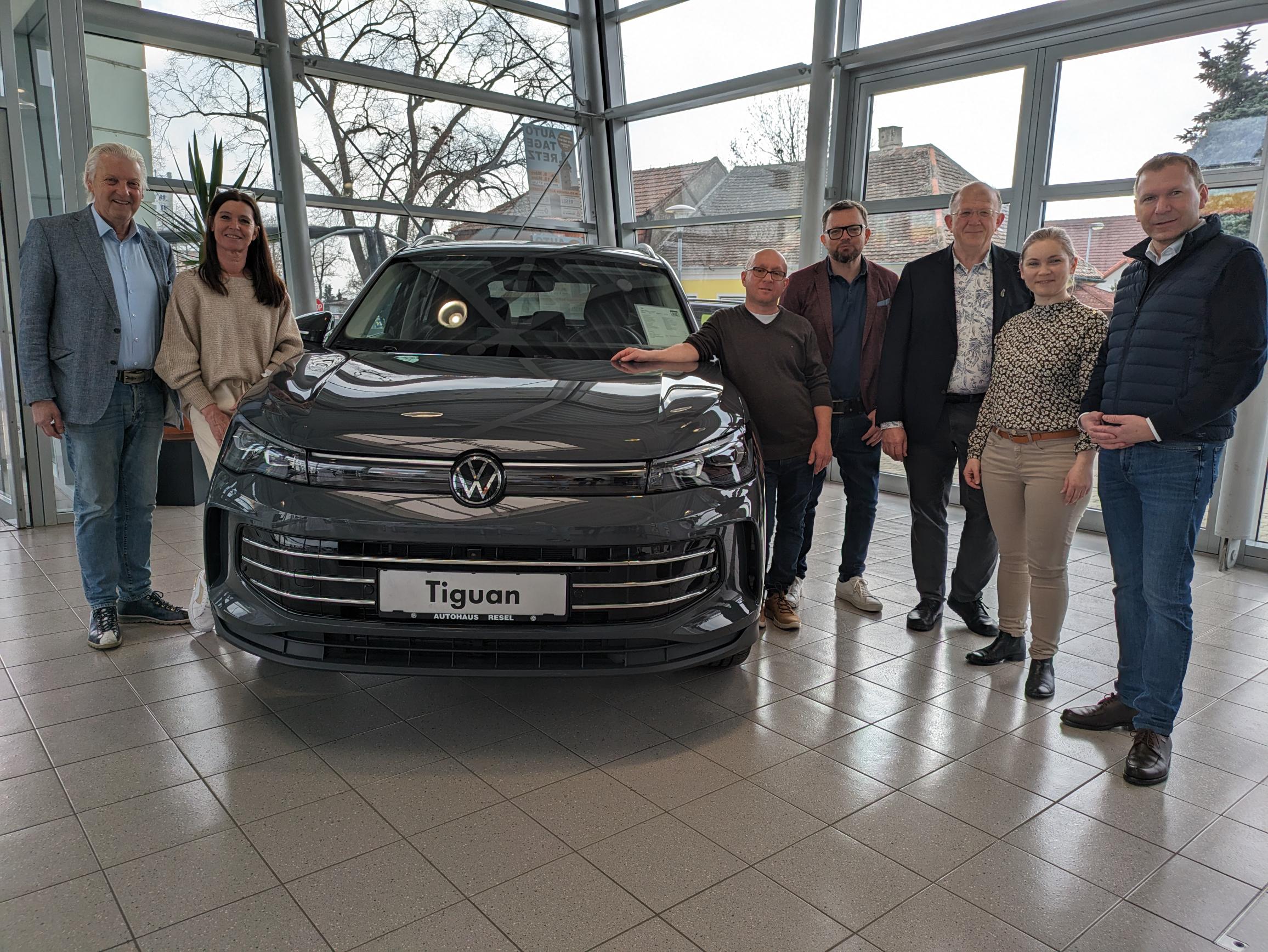 Bezirksstellenobmann Alfred Babinsky, Doris Köck, Mario Machacek, Bezirksstellenleiter Julius Gelles, Andreas Resel, JW-Bezirksvorsitzende Abg.z.NR Eva-Maria Himmelbauer, Bürgermeister Stefan Lang