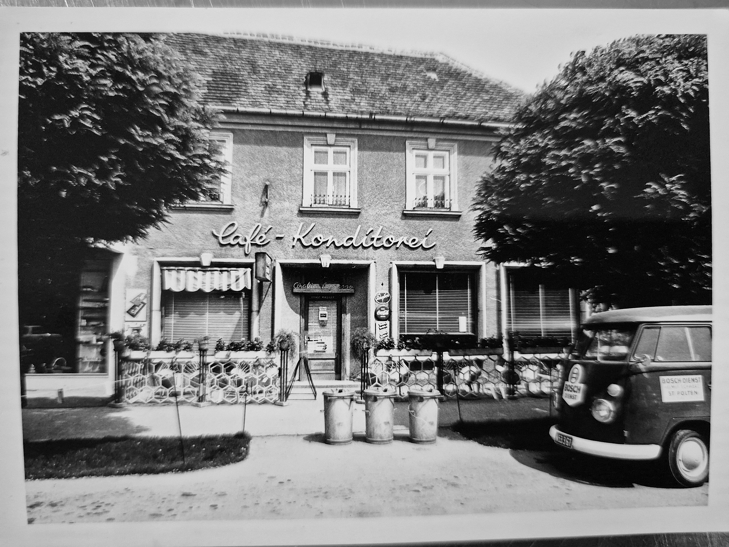 historische aufnahme vom cafe wagner in tulln