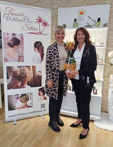 Landesinnungsmeisterin Anita Schmidt, Preisträgerin Silvia Schuh