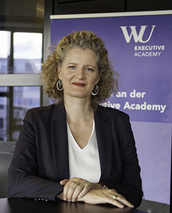 Prof. Barbara Stöttinger