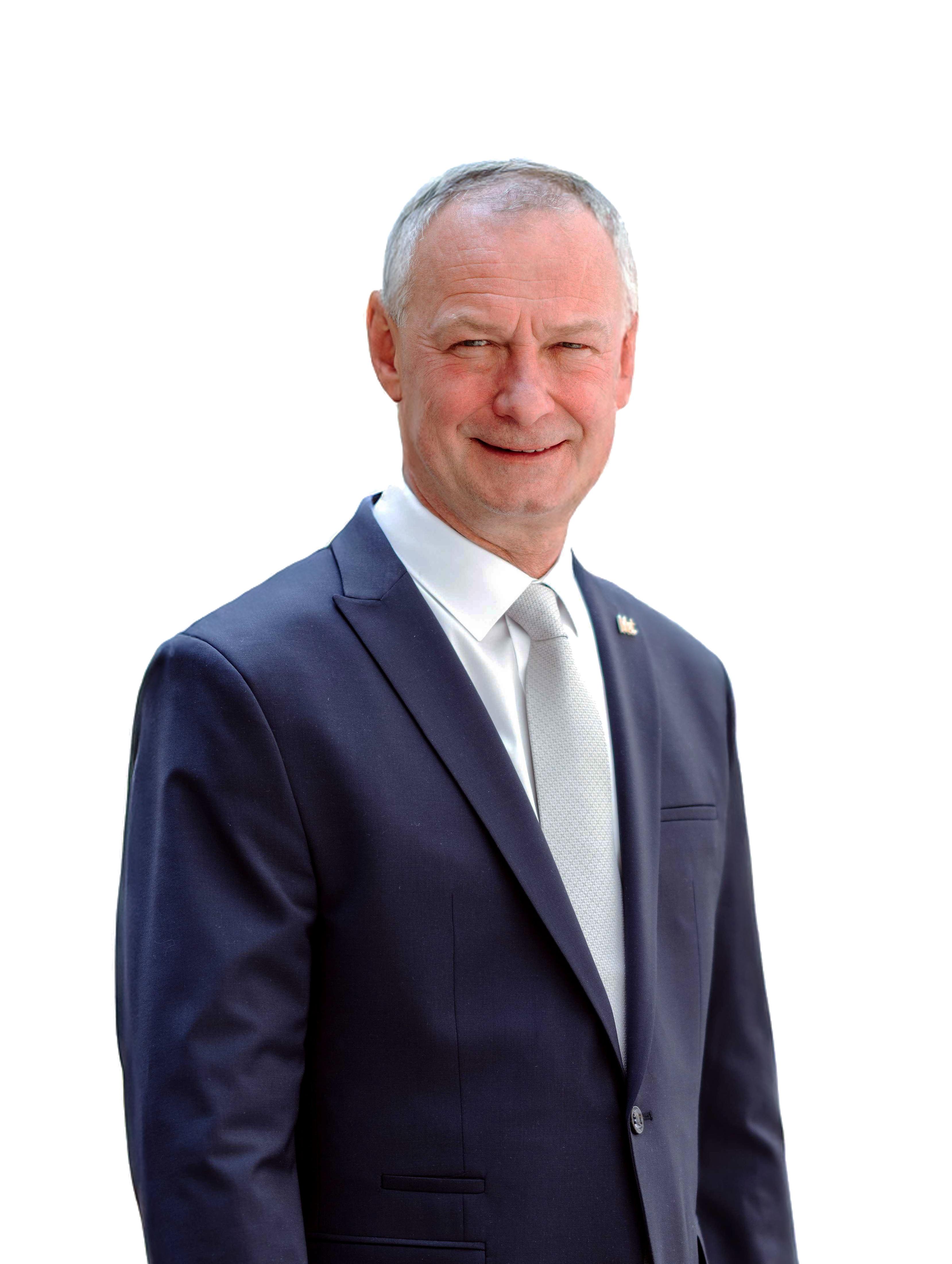 Portr&auml;t des Bundesspartenobmanns Mst. Ing. Manfred Denk, MBA