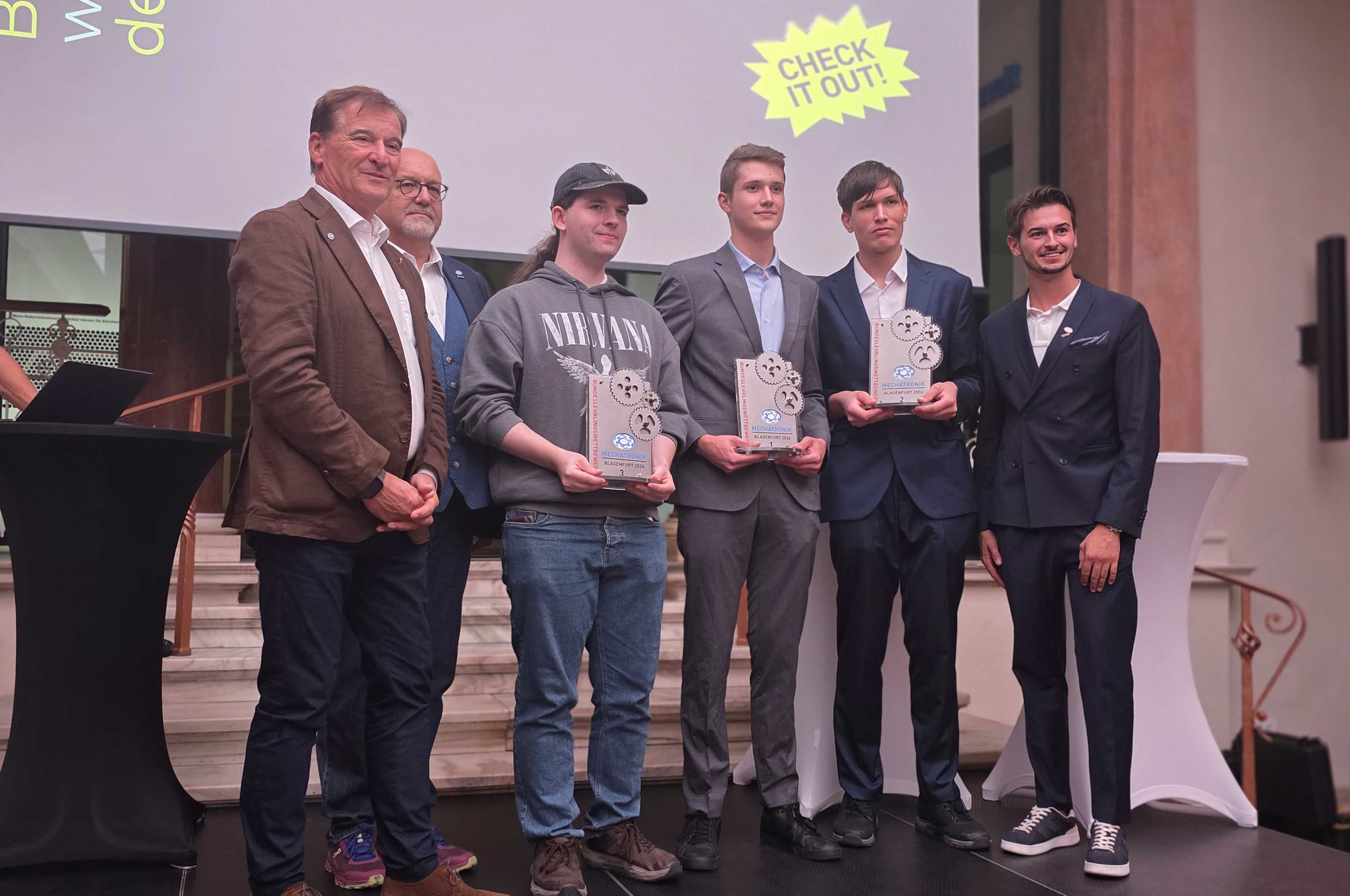 Gruppenbild der Sieger des Bundeslehrlingswettbewerbs der Mechatroniker 2026
