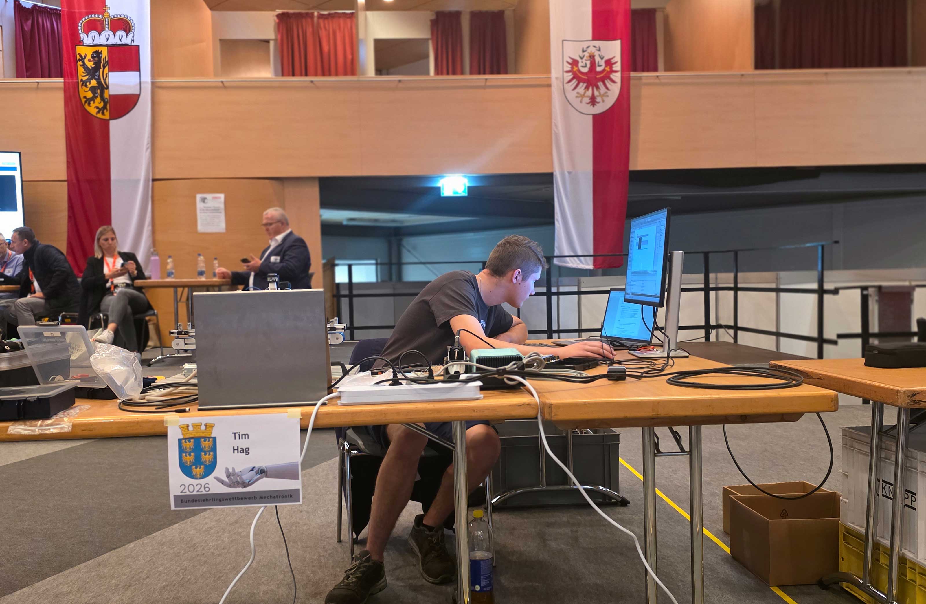 Tim Hag w&auml;hrend des Bundeslehrlingswettbewerb der Mechatroniker auf der Klagenfurter Herbstmesse am 18.9.2026