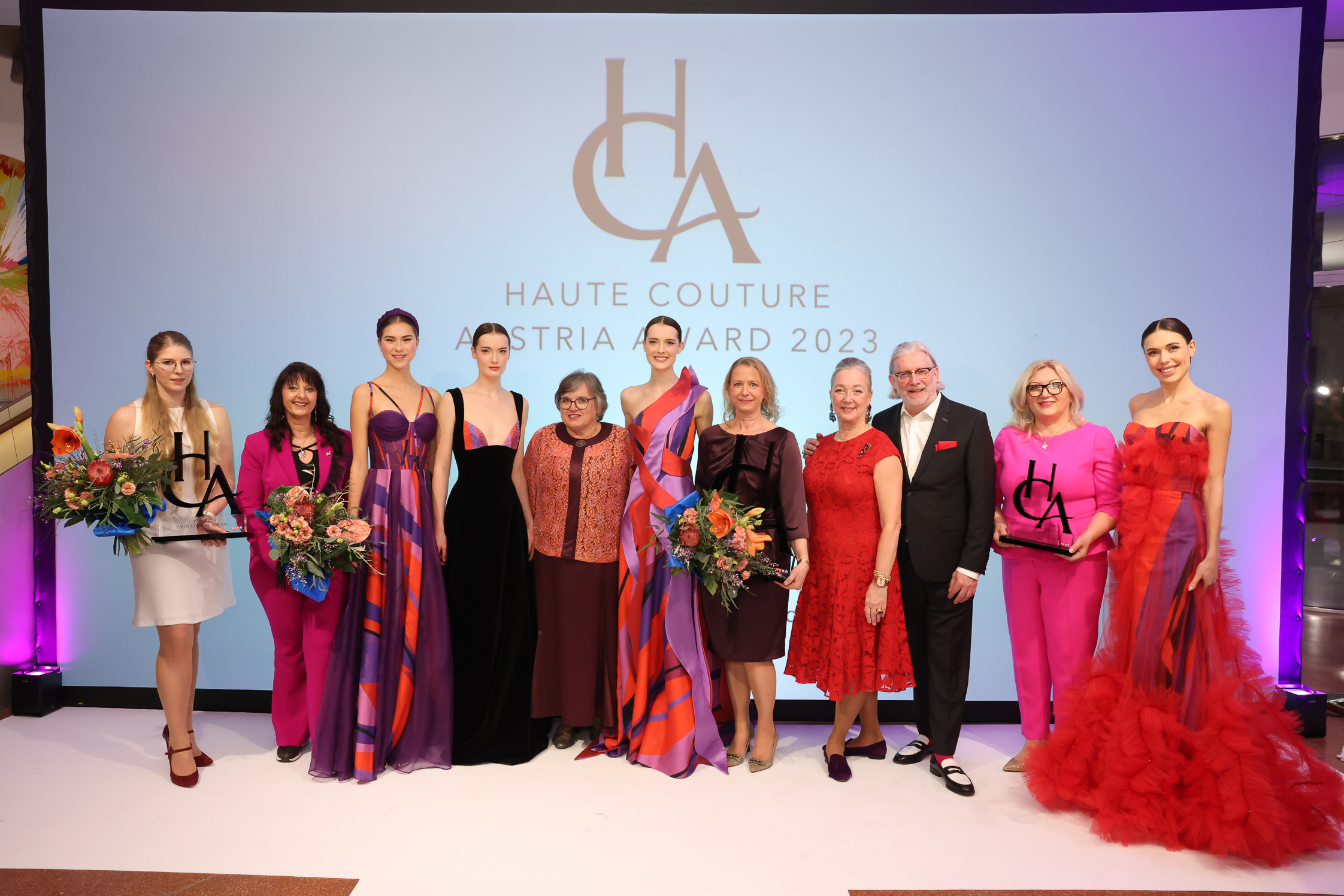 Gruppenbild mit den Gewinnerinnen des Haute Couture Austria Award 2013