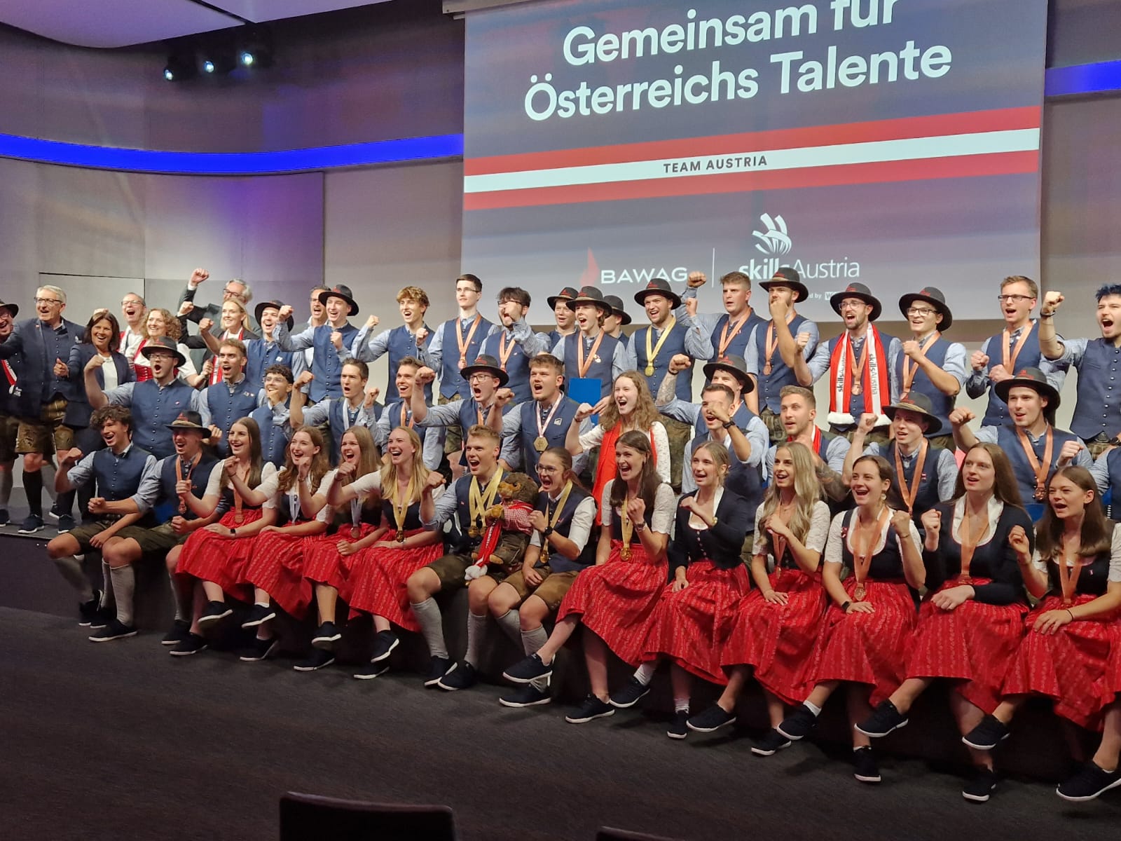 Gruppenfoto Teilnehmer:innen