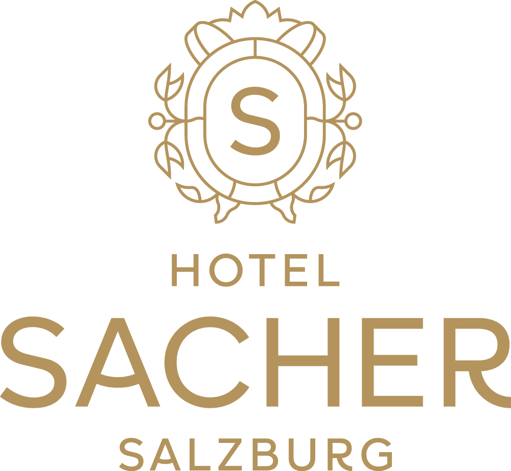 Logo eines goldenes S mit einem ovalen Rahme rundherum. Darunter steht Hotel Sacher Salzburg