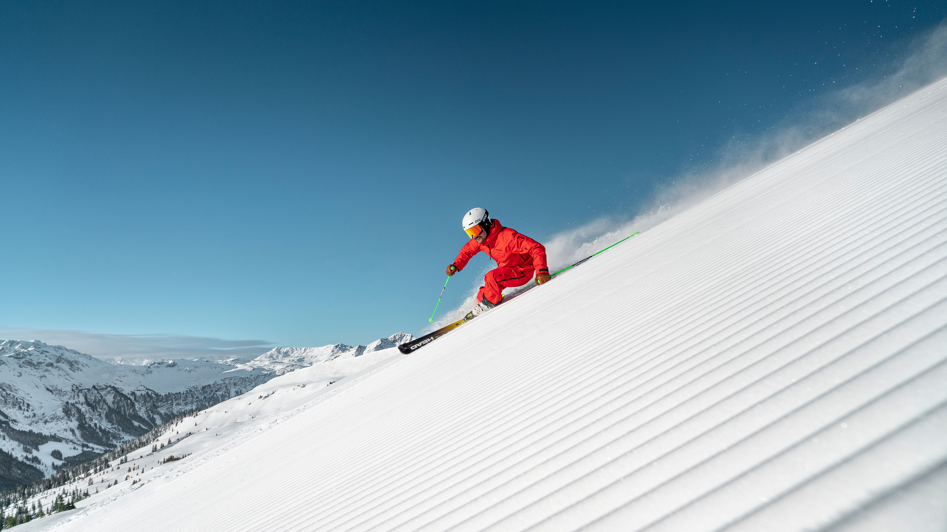 Skifahrer auf der Schneepiste