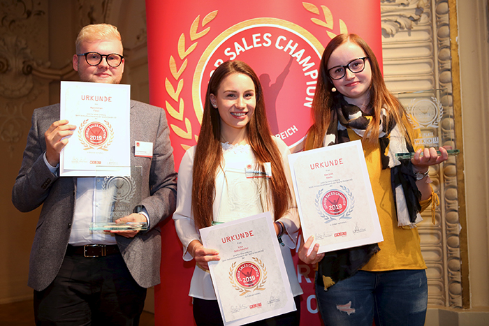 3 Sieger des OÖ Junior Sales Champion 2019: vlnr. Maximilian Fessl, Lisa Götschhofer, Kerstin Kada