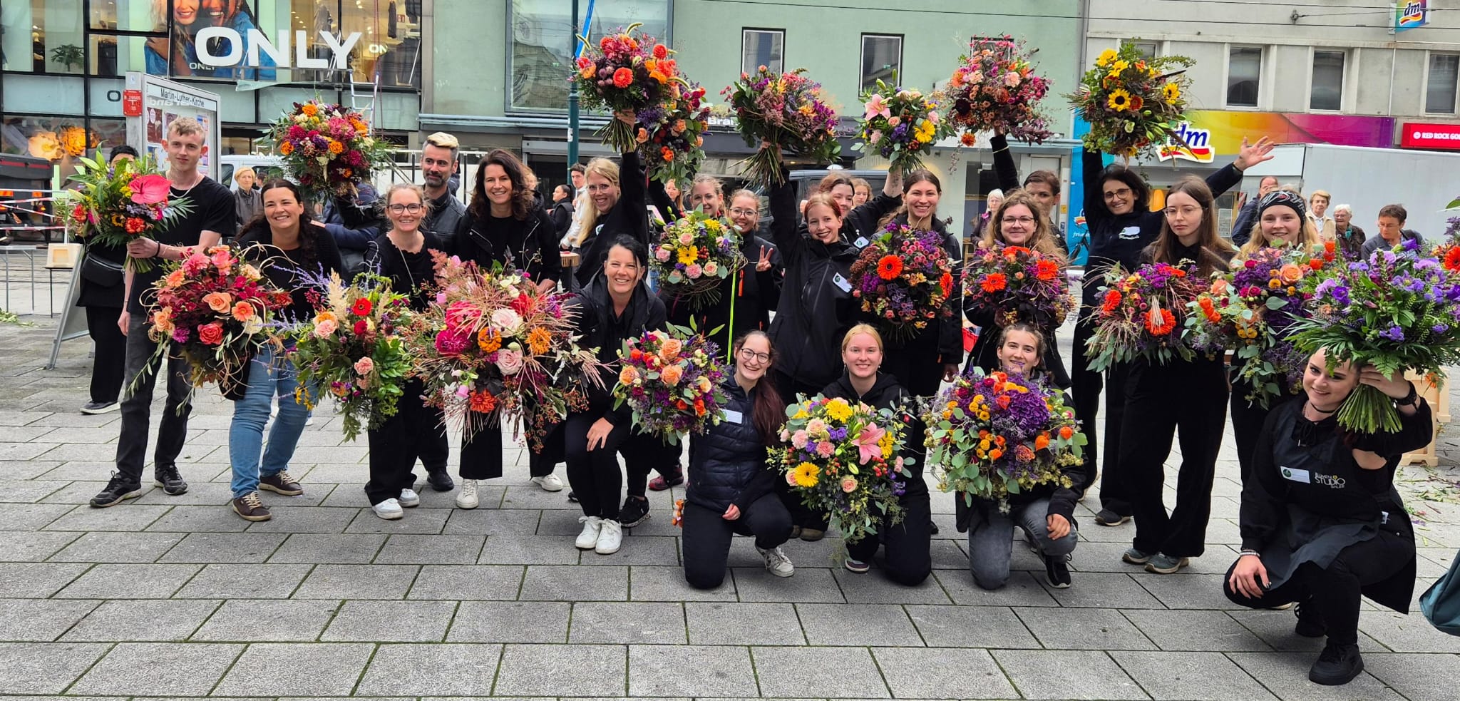 Blumen-Flashmob in Linz.