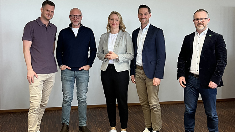 V.l.: Bernhard Aichinger, Gerold Weisz, Christina Gnadlinger, Thomas Brindl und Stefan Leitner.