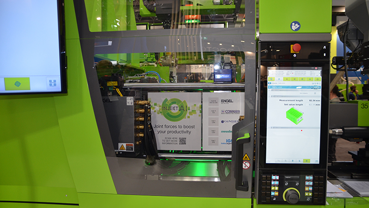 Autonome, selbstregelnde Spritzgießzelle von Engel.