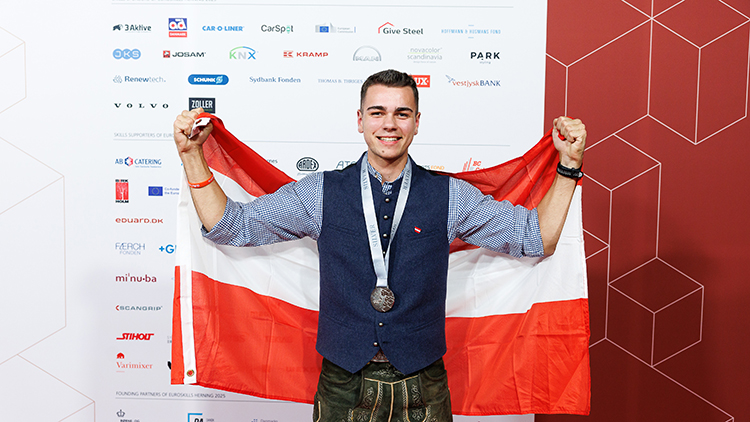 Silbermedaille für Anlagenelektriker Martin Riegler.