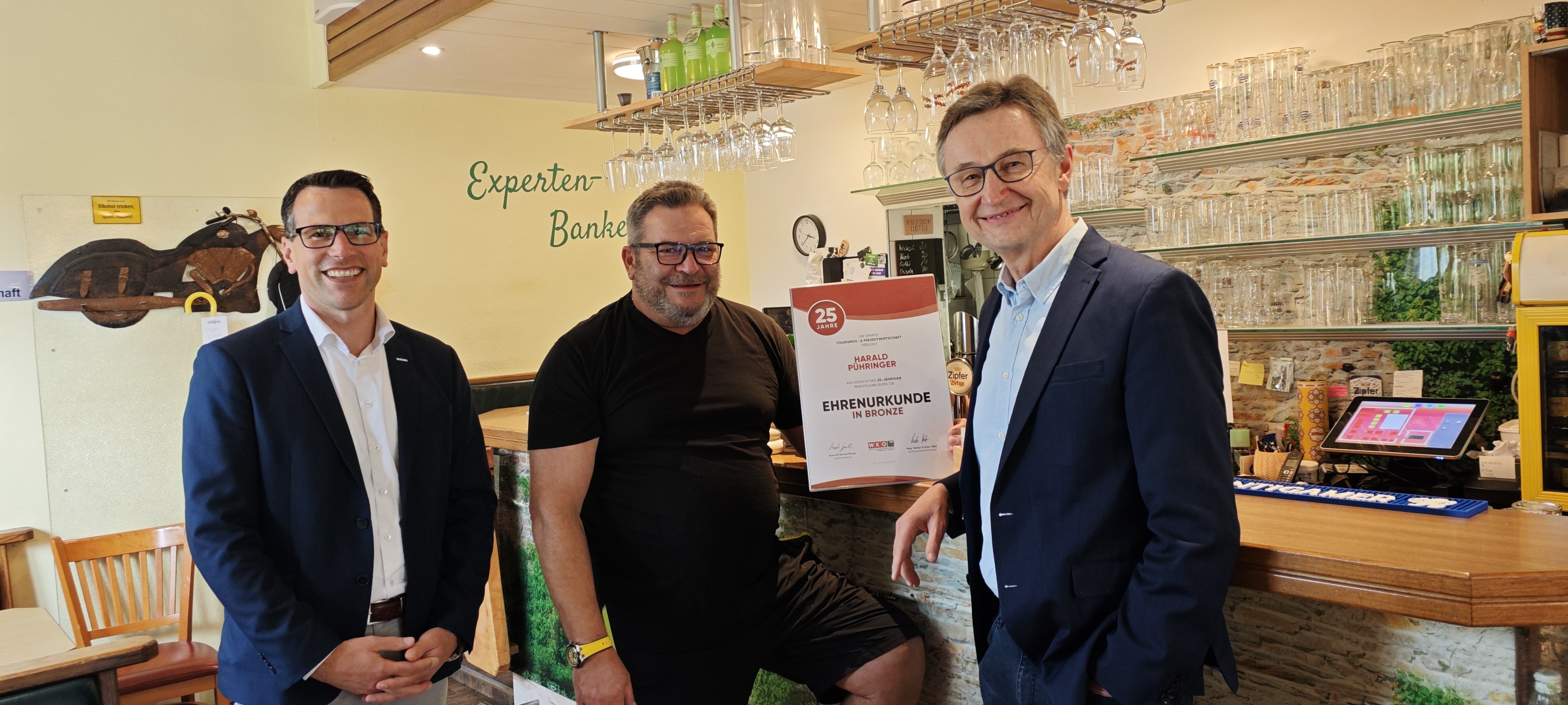 Klemens Ruttmann (WKO UU, v.l.), Harald Pühringer aus Puchenau und Franz Tauber, WKO UU