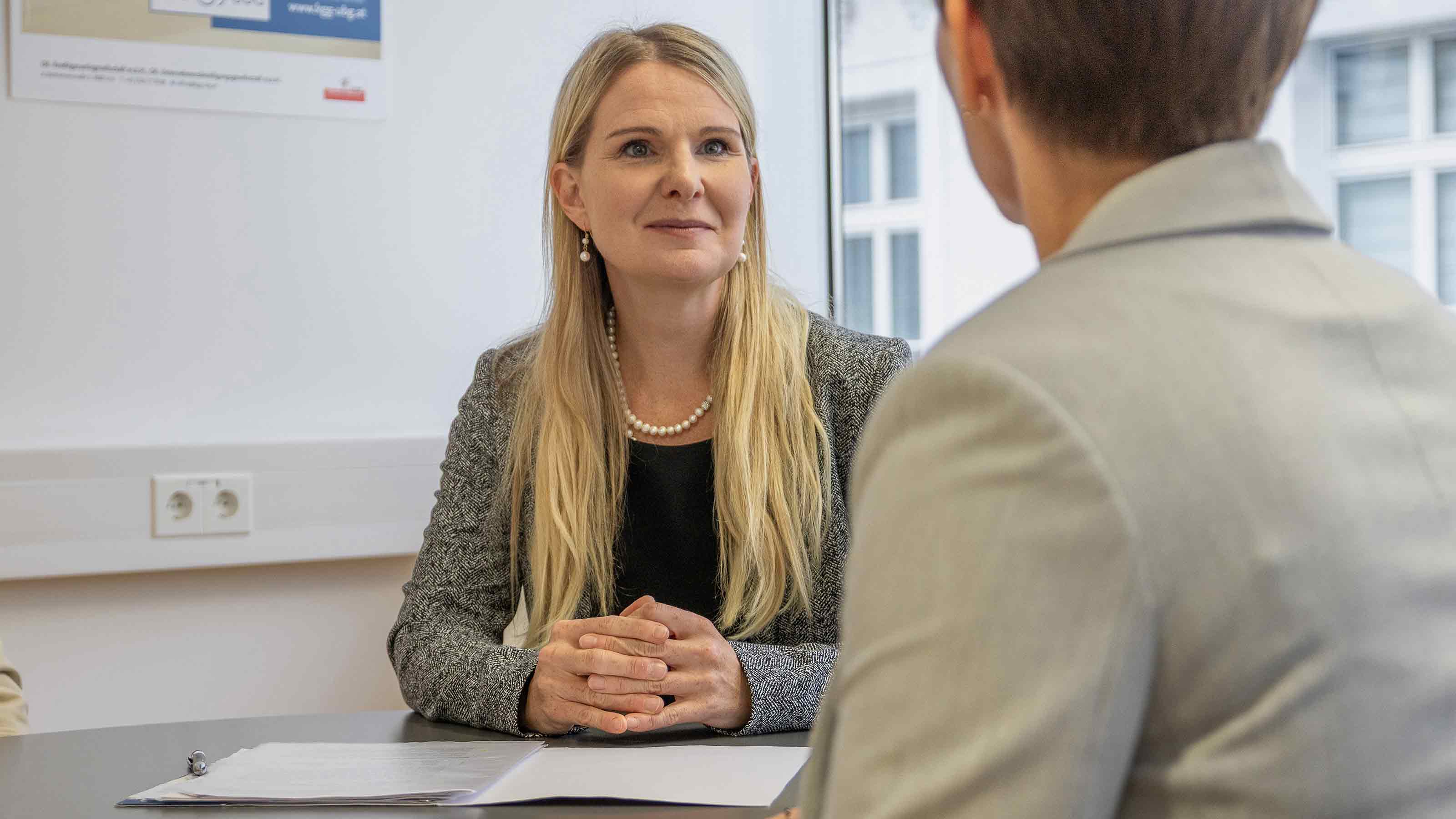 Für Mitglieder der WKOÖ ist das Erstgespräch mit KGG und UBG kostenlos. Im Bild: Beraterin Silvia Niedermair.  