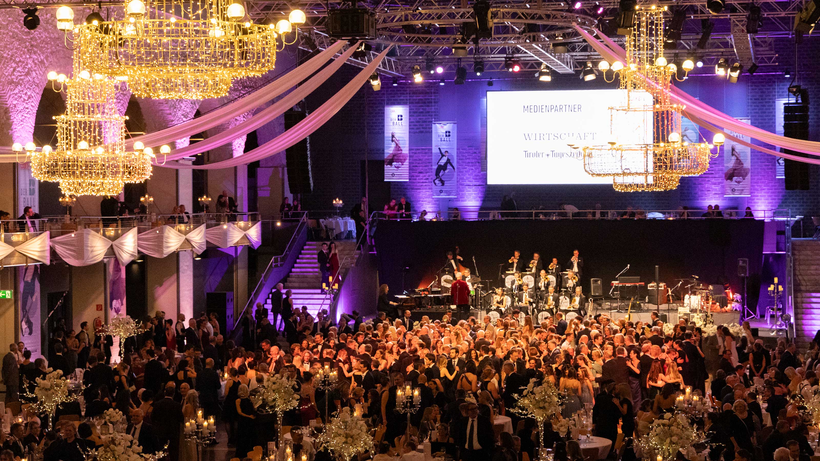 Blick auf die gef&uuml;llte Tanzfl&auml;che am Ball der Tiroler Wirtschaft 2026