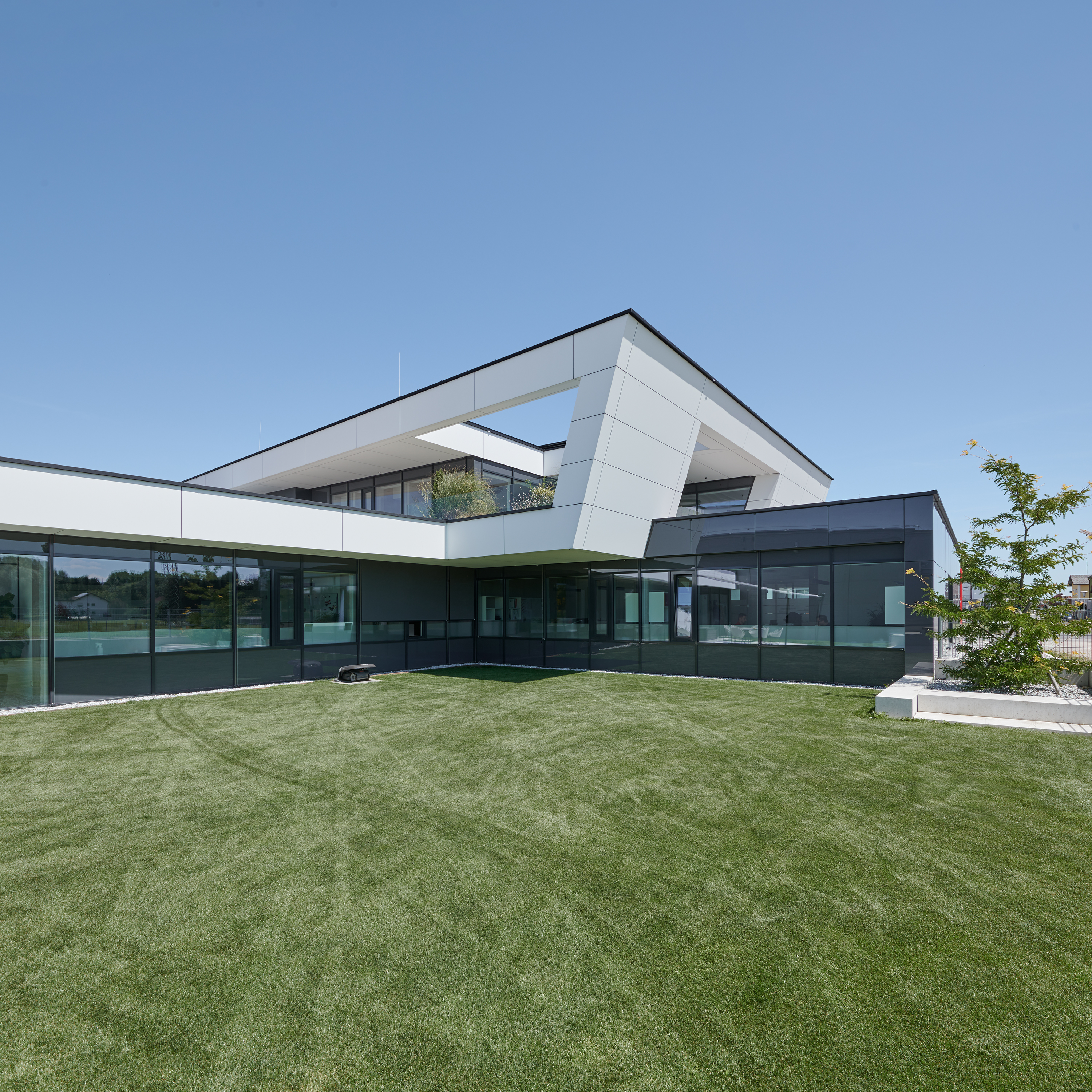 Betriebsgeb&auml;ude der Hopferwieser + Steinmayr Installations GmbH