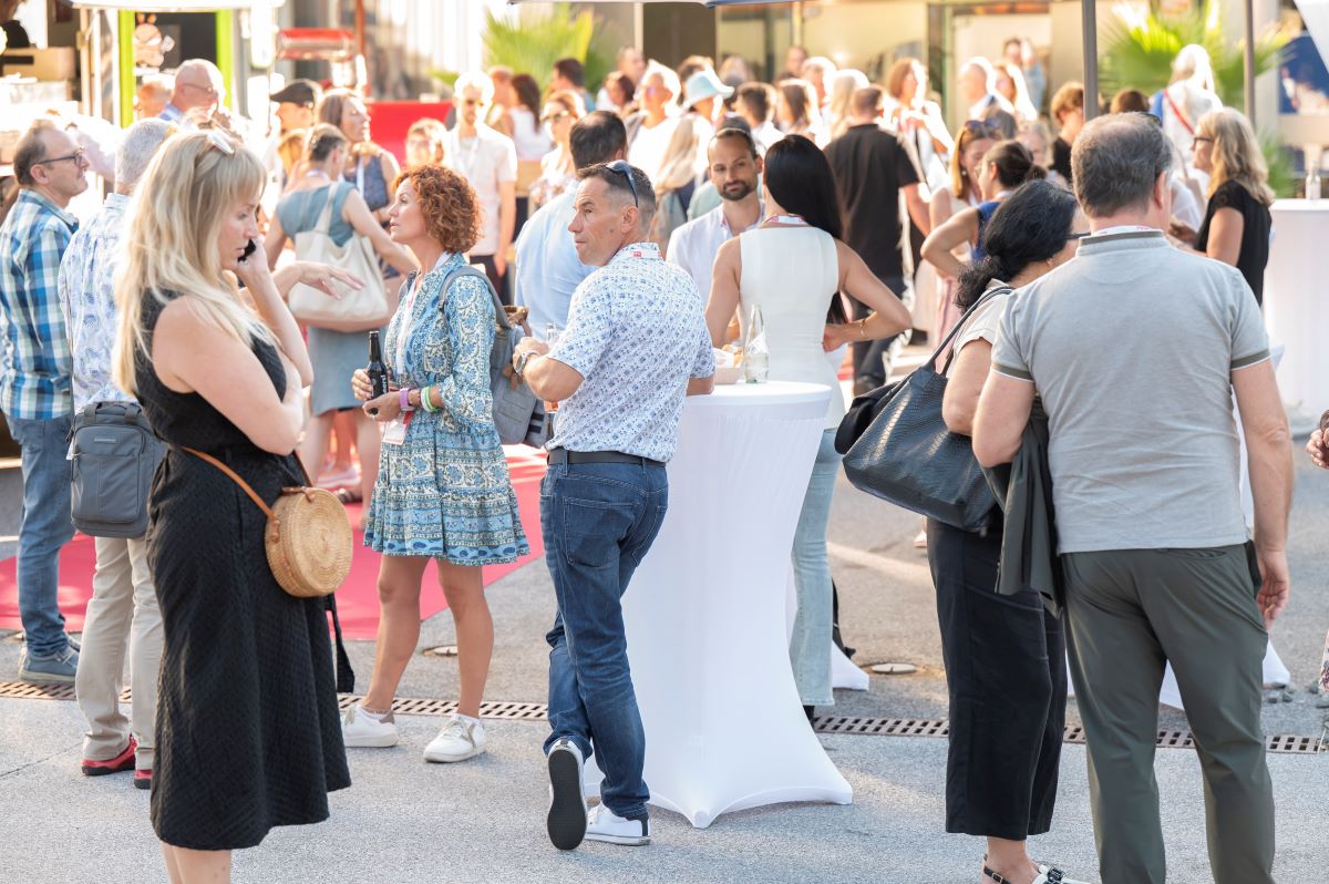 Zahlreiche EPU beim Netzwerken am EPU Erfolgstag