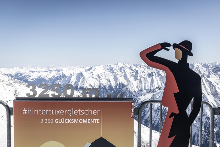 Bergpanorama Hintertuxer Gletscher mit Schriftzug