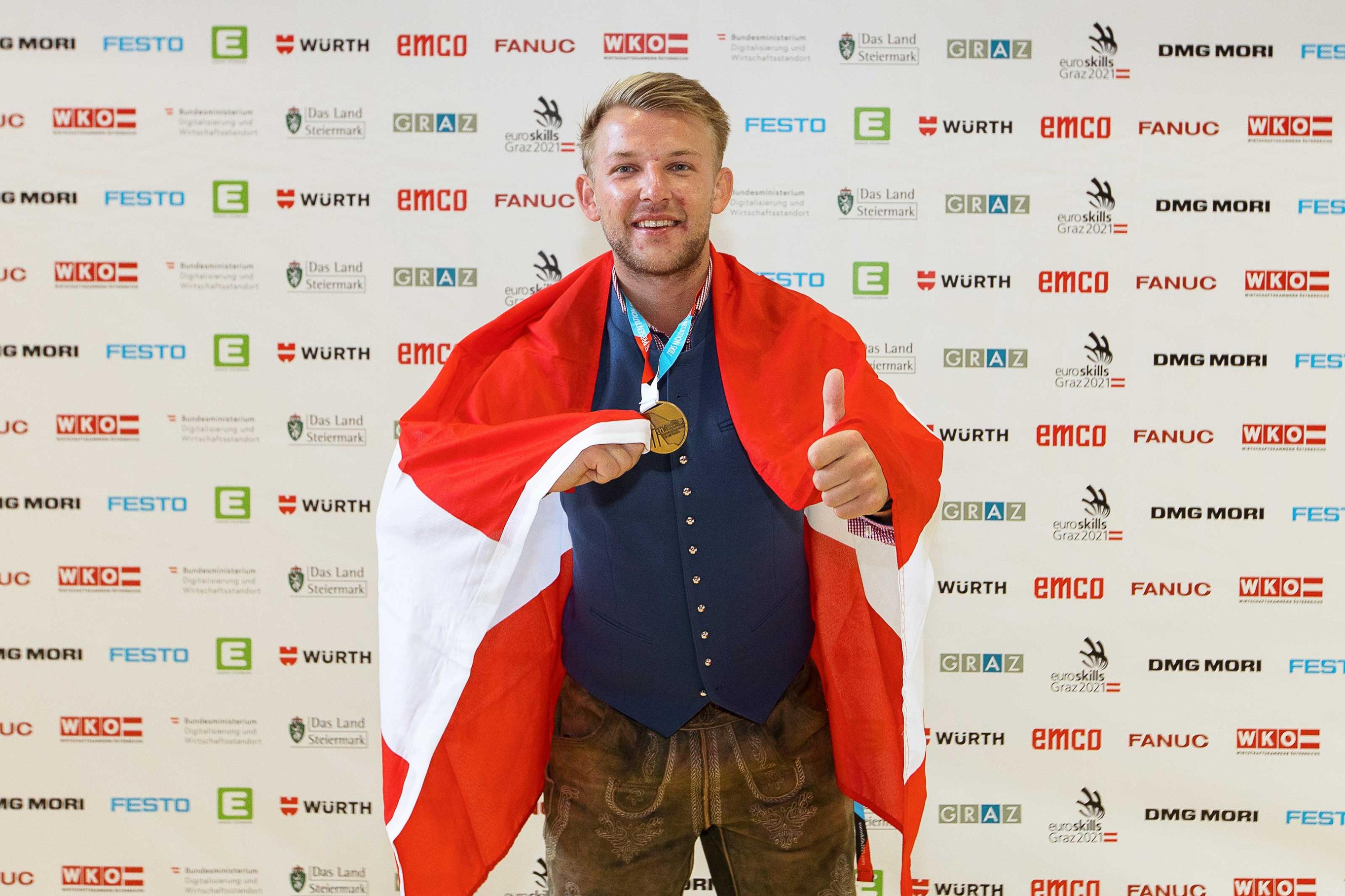 Florian Hiebl Goldmedaillengewinner im Beruf Retail Sales bei den EuroSkills 2021