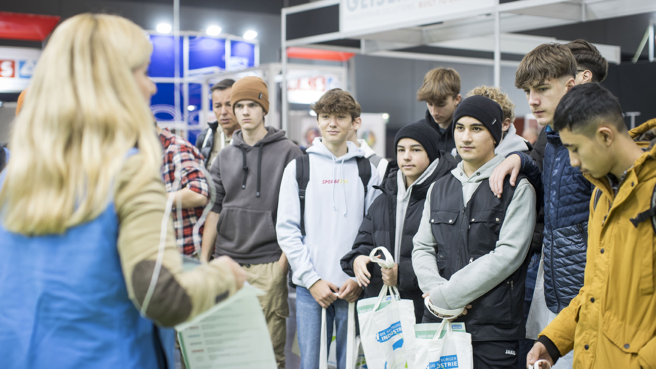 Bei der &bdquo;BIM&ldquo; gibt es auch unterschiedliche gef&uuml;hrte Info-Touren.