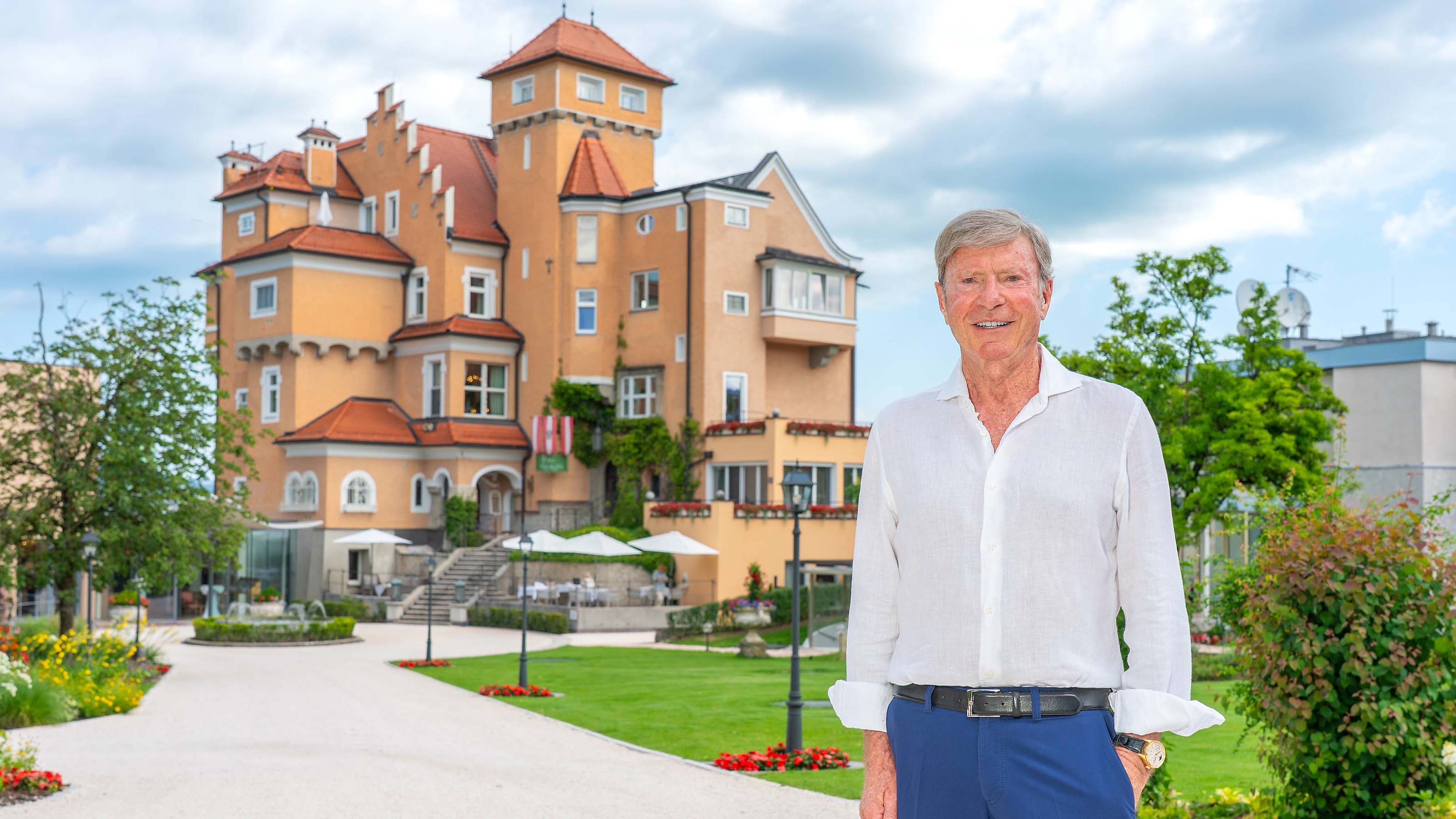 Eigentümer Hans Peter-Wild hat in den vergangenen 20 Jahren über 30 Mill. € in das Hotel Schloss Mönchstein investiert. 