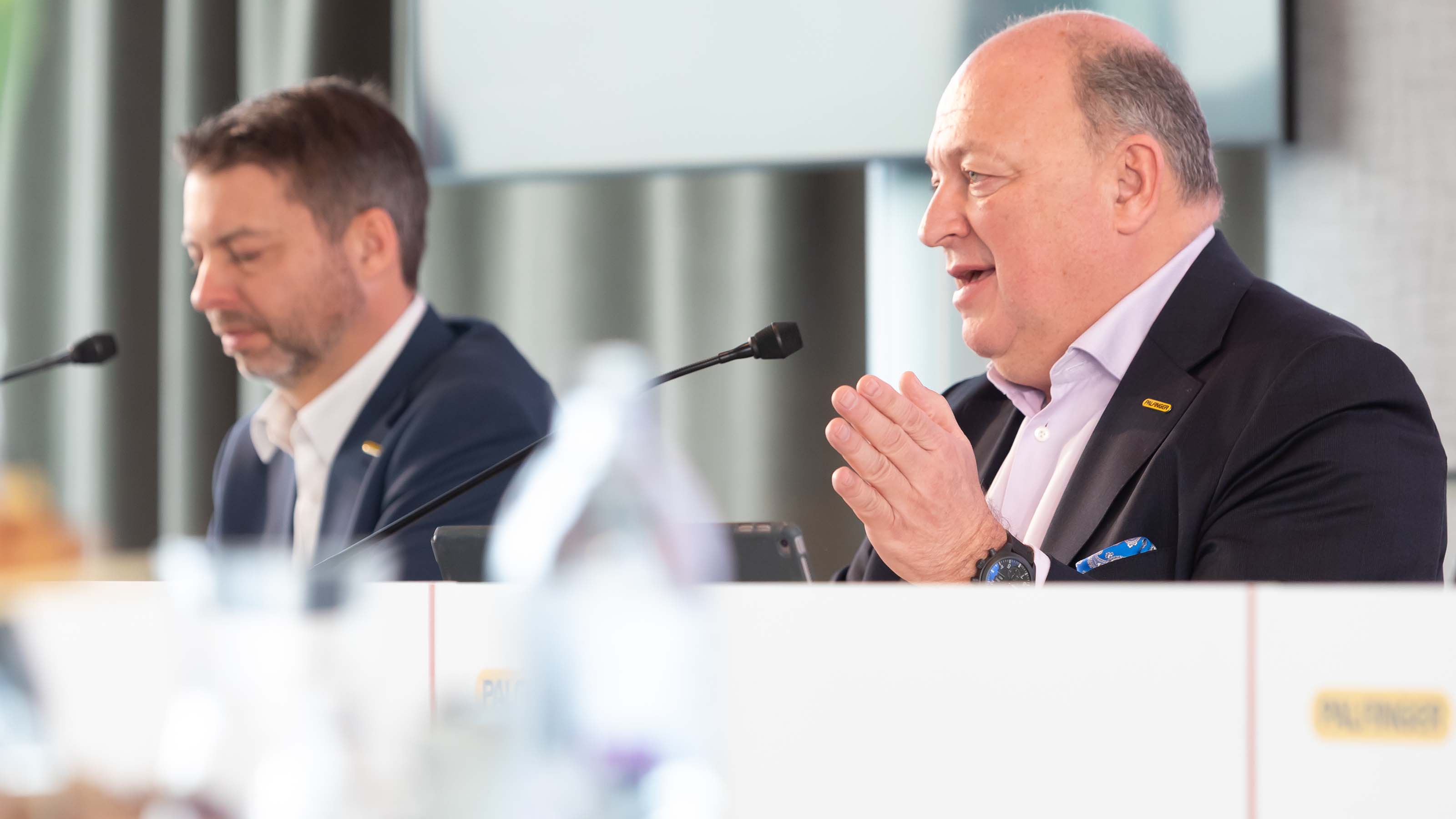 CEO Andreas Klauser und Finanzvorstand Felix Strohbichler bei der Bilanzpressekonferenz am Donnerstag in Wien. 