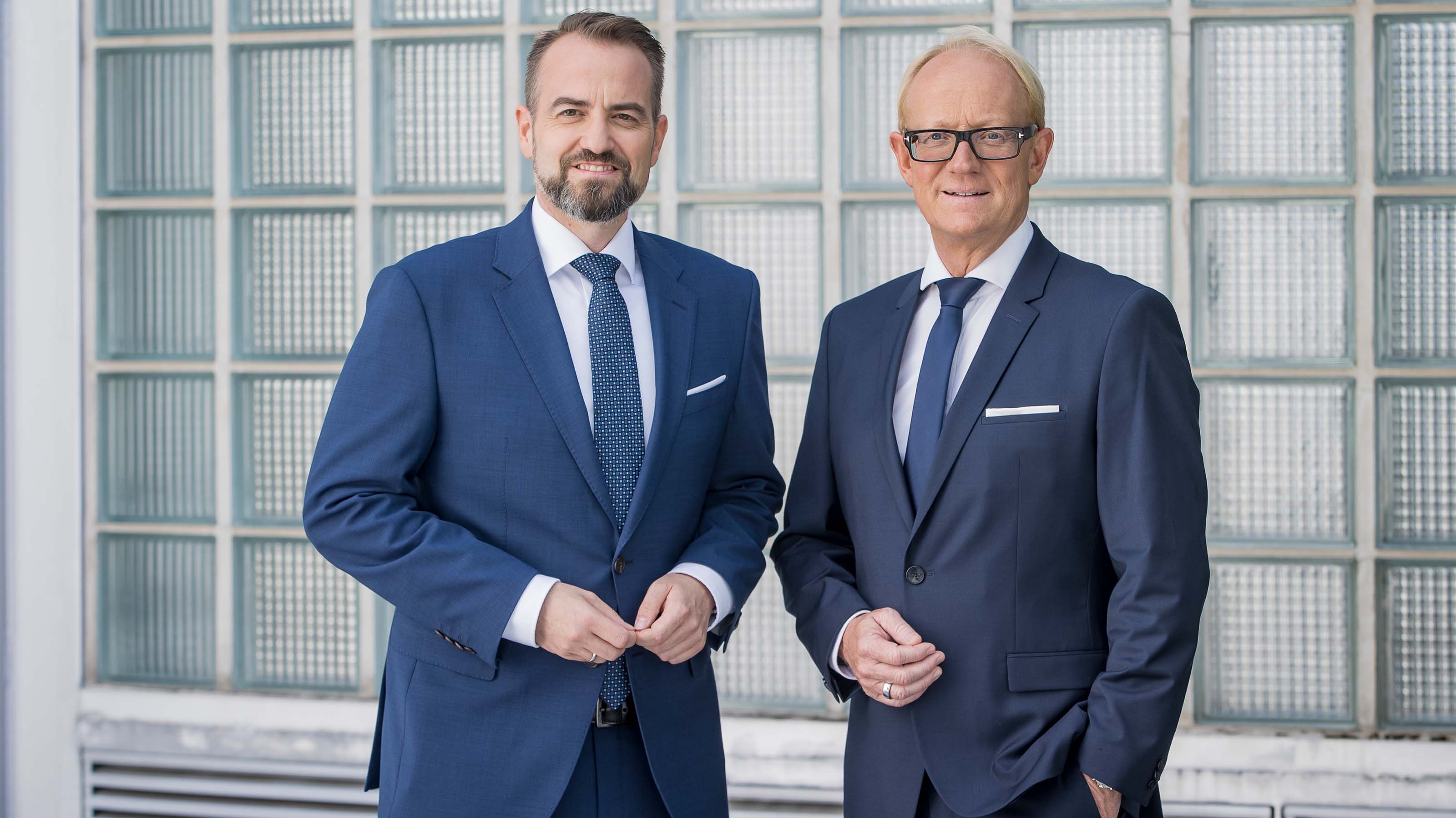 Können mit dem Geschäftsjahr 2024 zufrieden sein: Michael Baminger und Herwig Struber, die Vorstände der Salzburg AG.