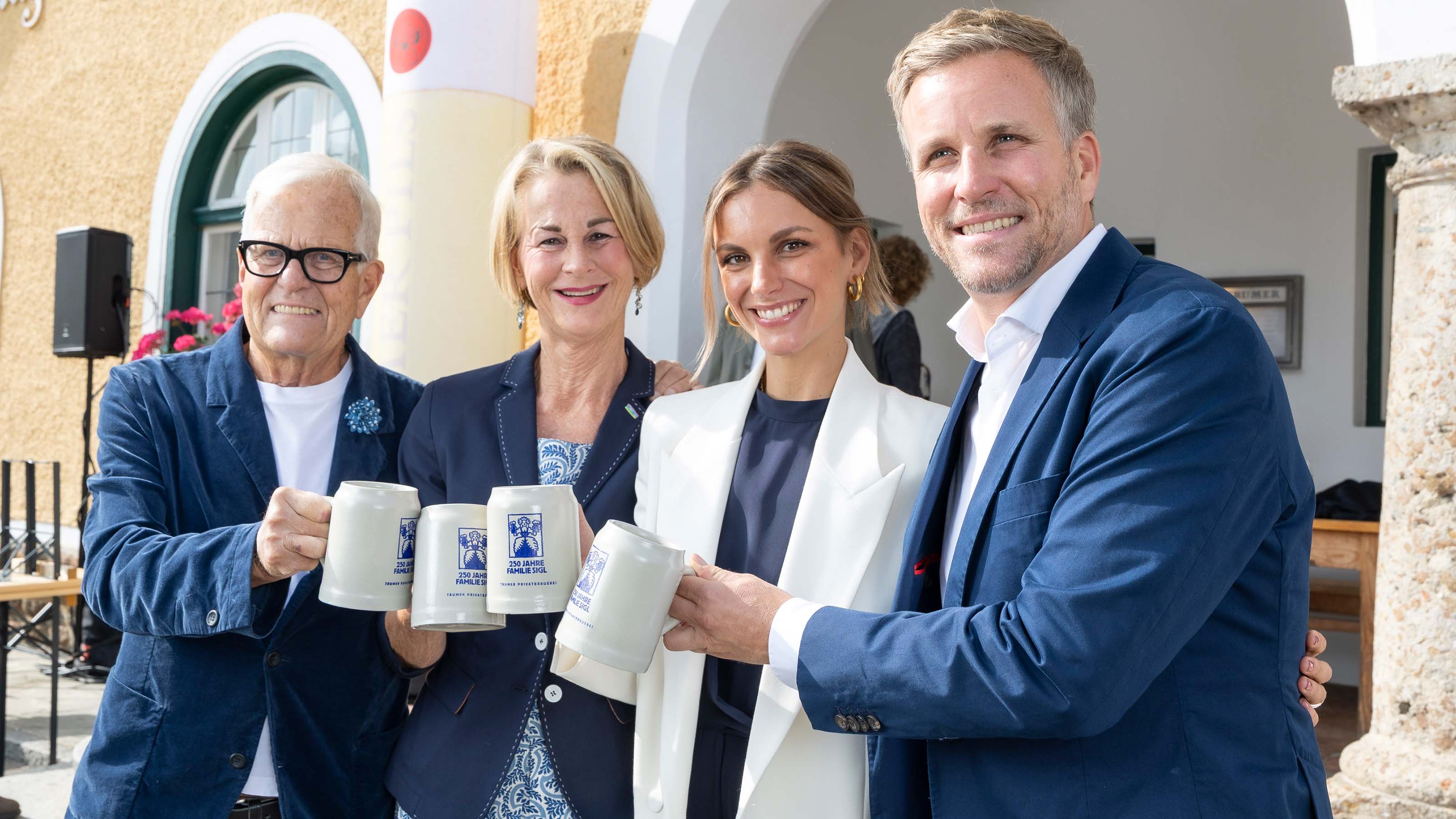 Hatten allen Grund zum Feiern: Josef VII., Heidrun, Carolin und Josef VIII. Sigl. 