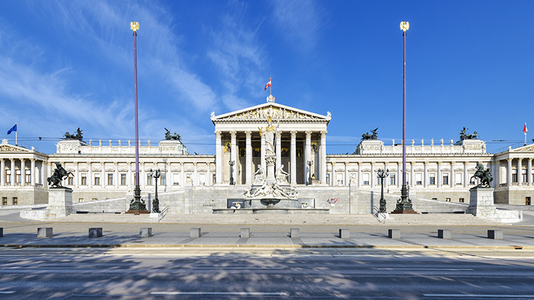 Frontalansicht des österreichischen Parlamentgebäudes