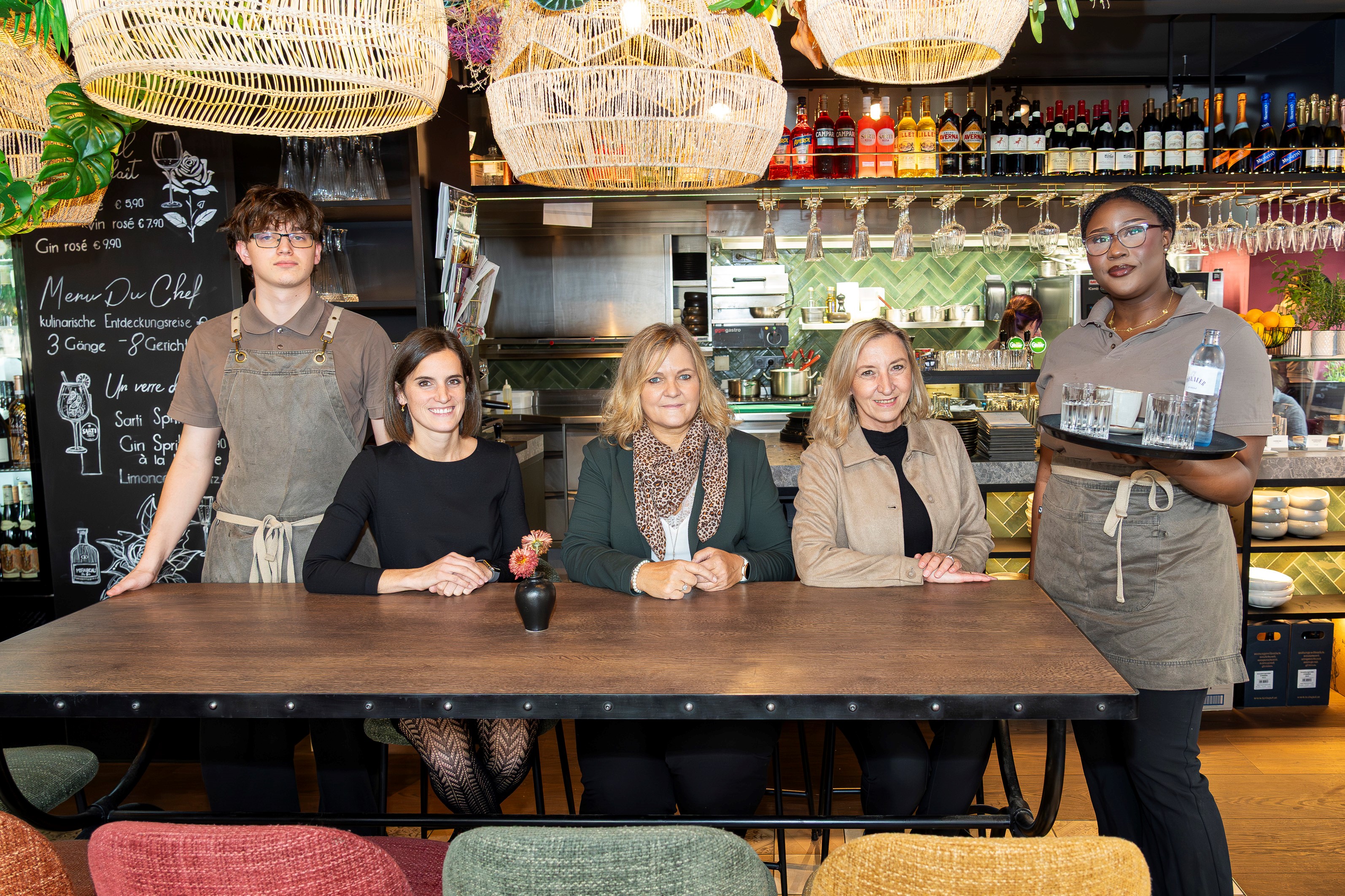 Simon Brantner, Annemarie Gauster, Roswitha Rath, Elisabeth Pascottini und Laurel Okeke 