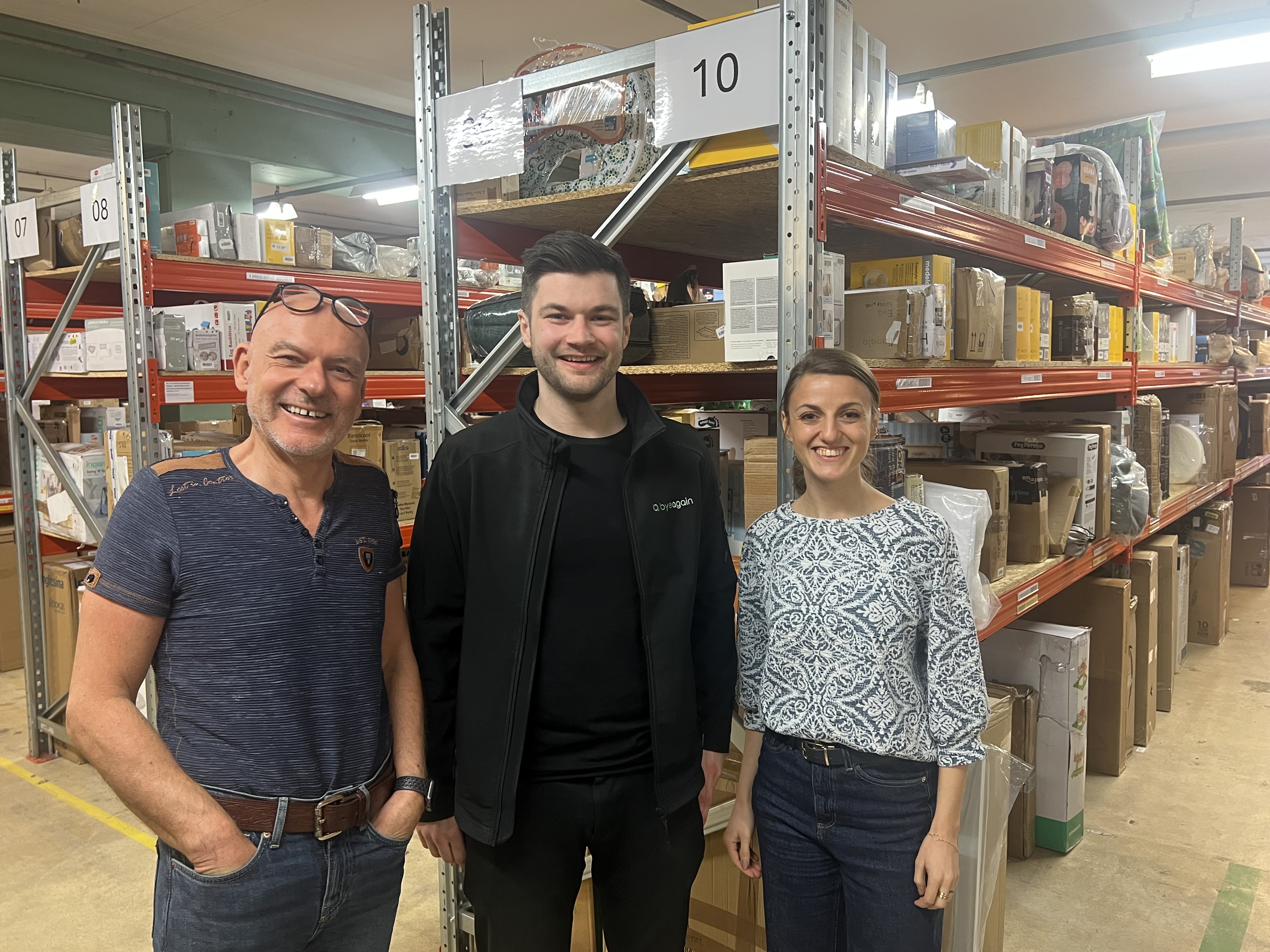 Peter Siegmund, Wolfgang Weingraber und Andrea Jerković im Lager von BuyAgain in Graz.