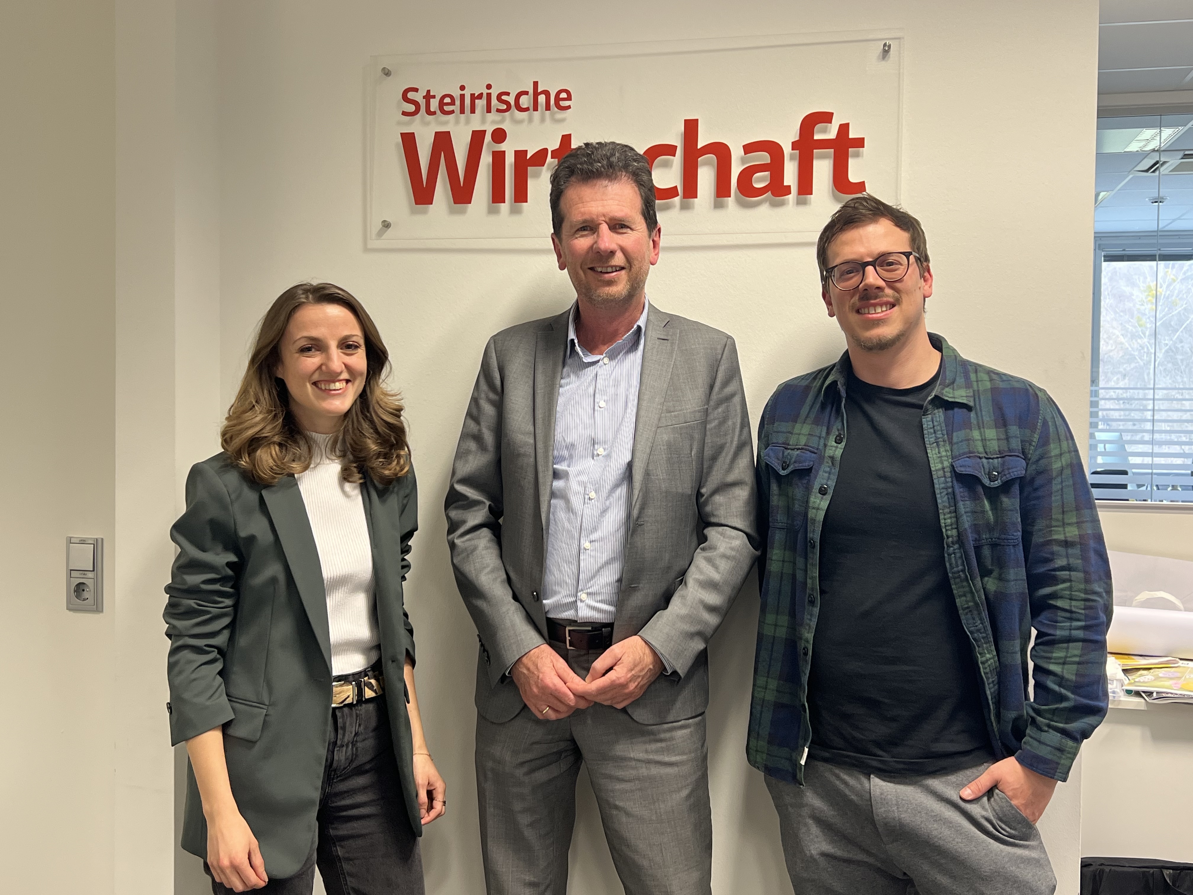 Andrea Jerković, Wolfgang Grimus und Fabian Kleindienst-Schein in der Redaktion der Steirischen Wirtschaft