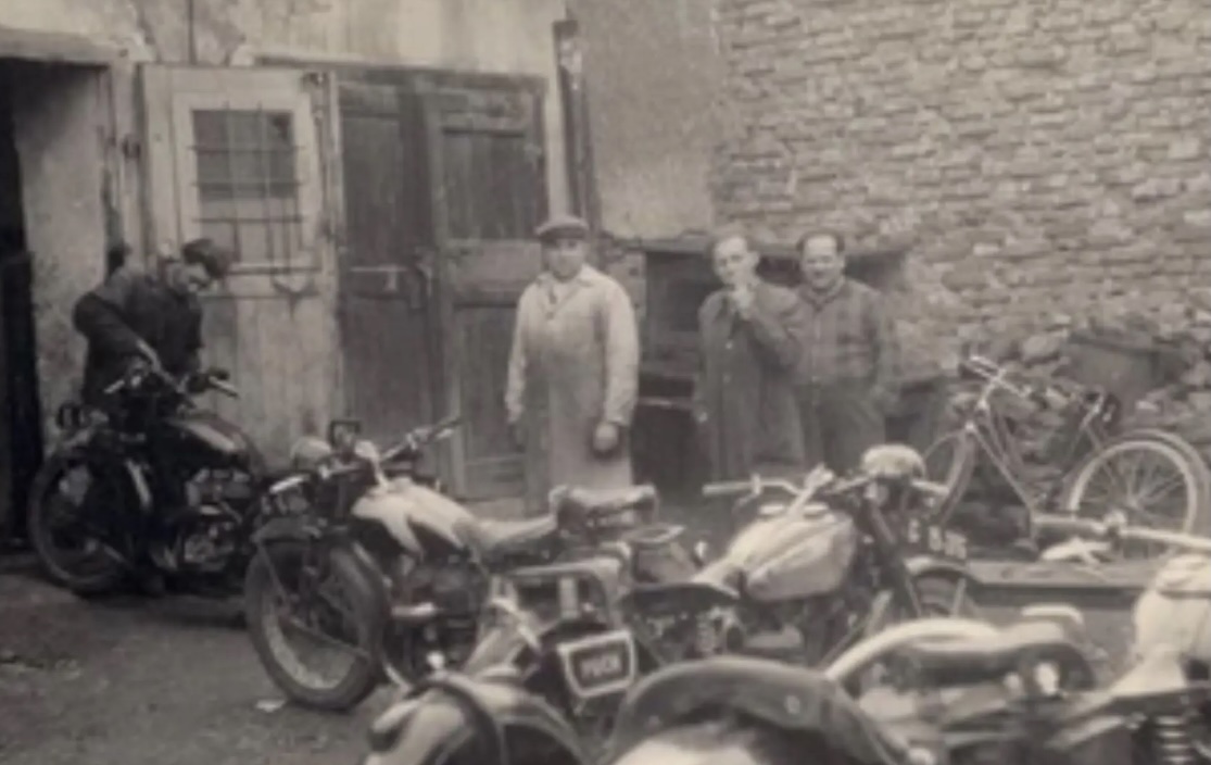 Motorrad H&uuml;tter