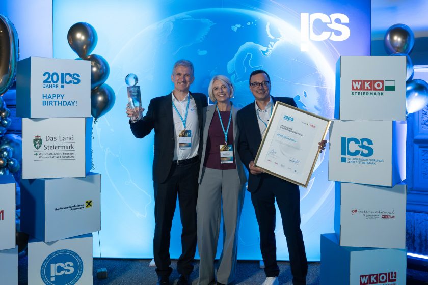 Exportpreissieger Mittleres Unternehmen DEWETRON GmbH: Roland Sonnleitner, Verena Dielacher-Kabas und Raimund Trummer