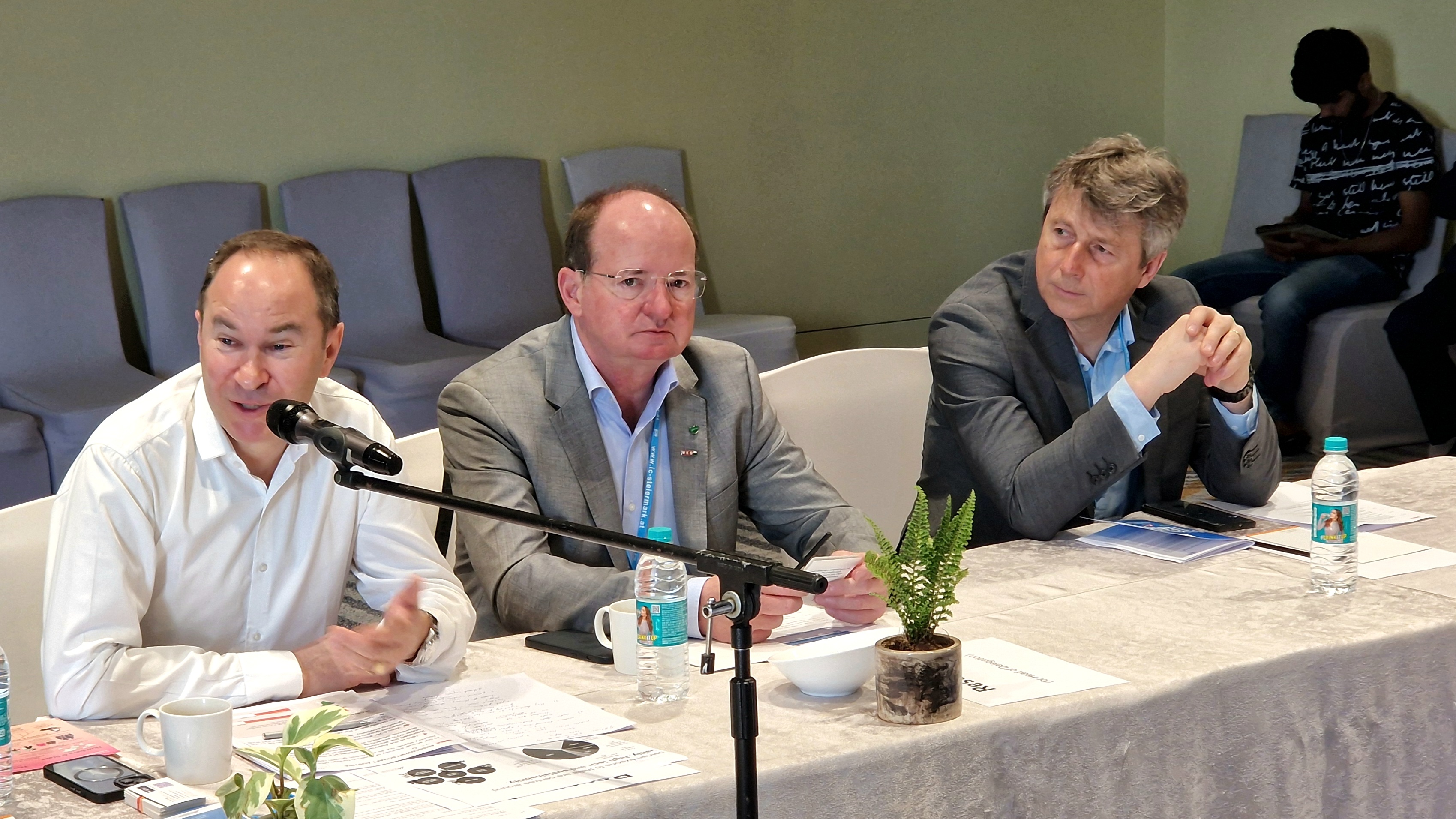 Wirtschaftsdelegierter Hans-J&ouml;rg H&ouml;rtnagl, Vizepr&auml;sident Herbert Ritter und ICS-Chef Karl Hartleb 