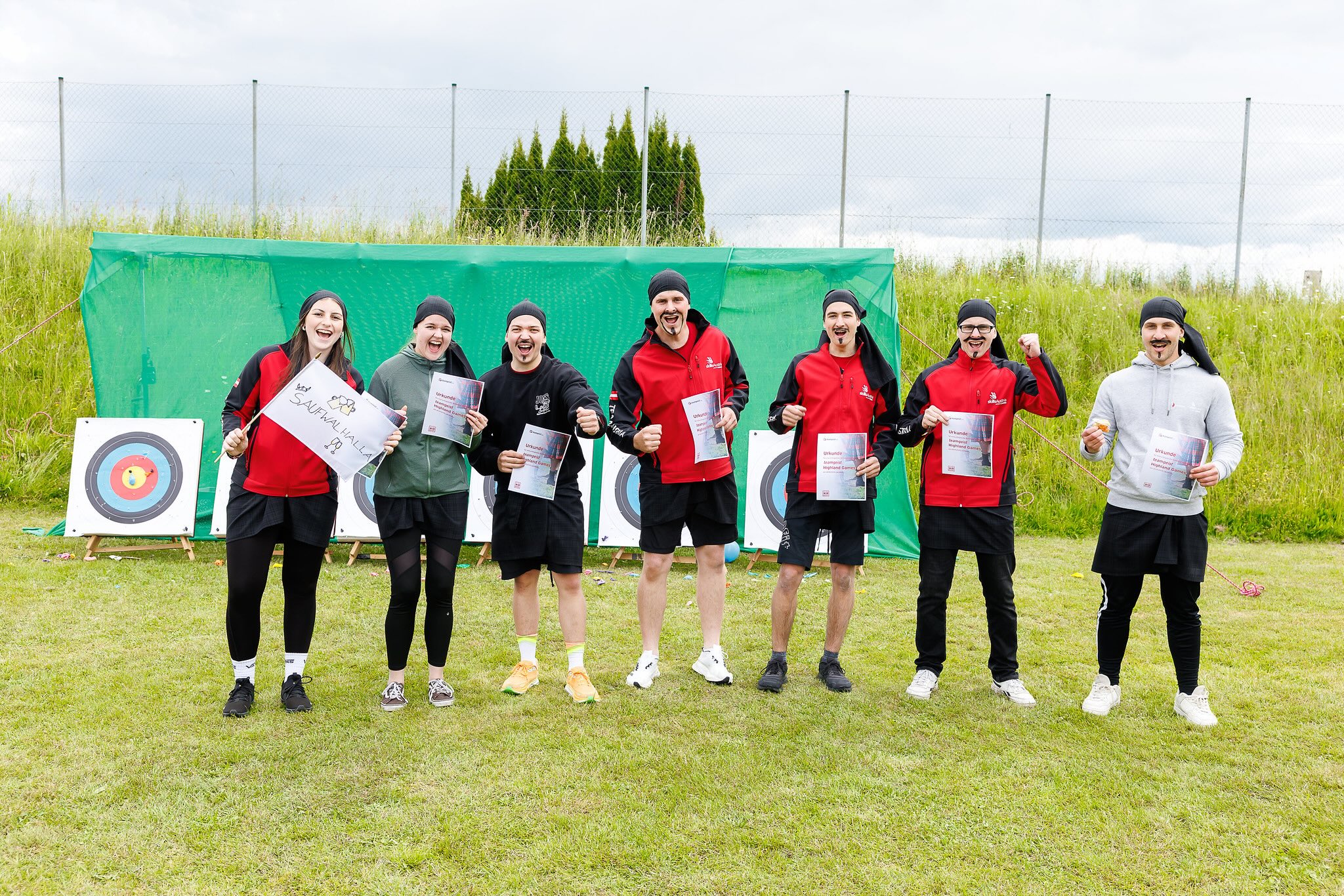 Maria Gesslbauer (ganz links) und andere Teilnehmer bei den Lehrgängen von SkillsAustria
