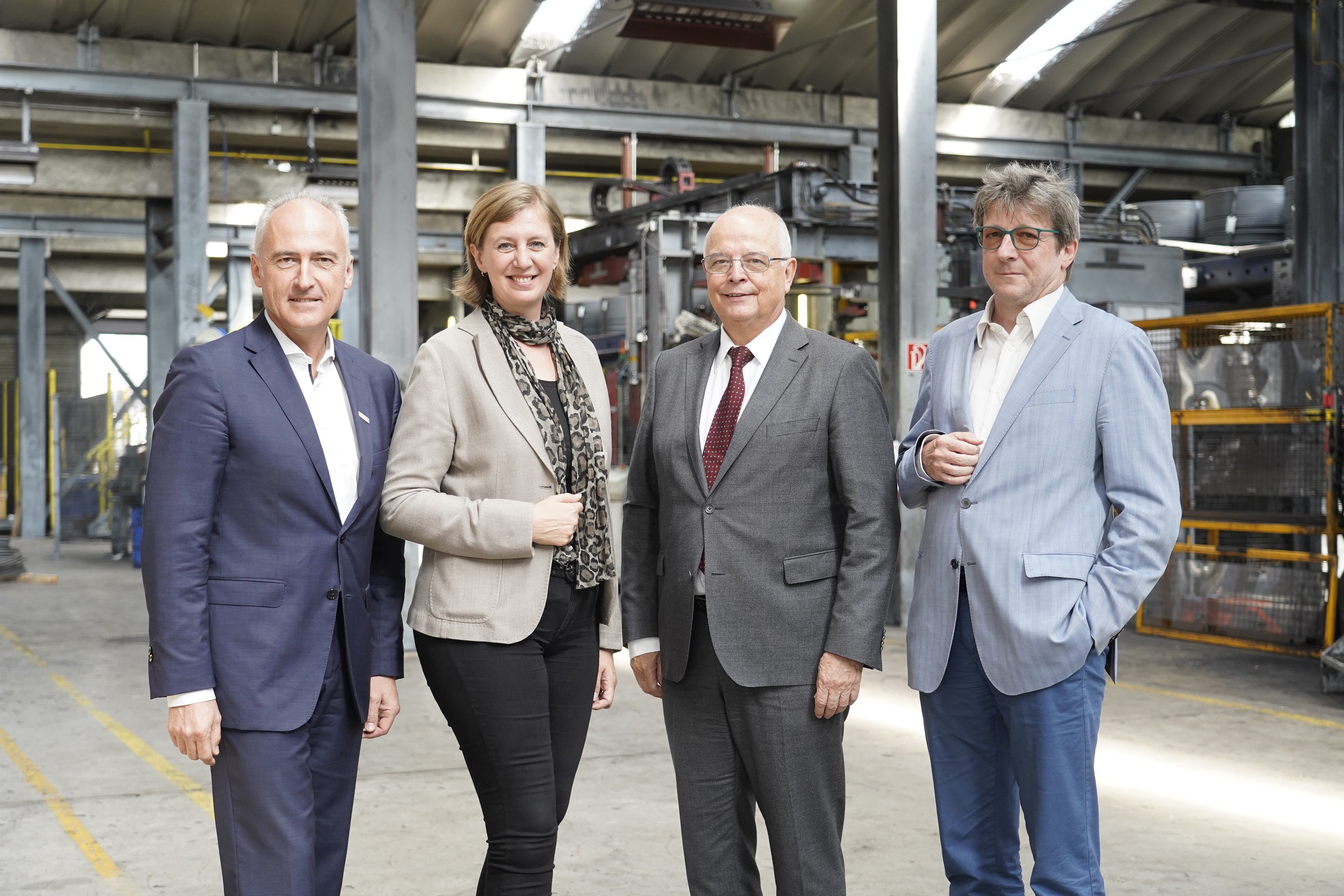 Mayer (Joanneum Reserach), Landesrätin Eibinger-Miedl, Voestalpine-Vorstand Rotter, Marienhütte-Chef Ritter (v.l.)