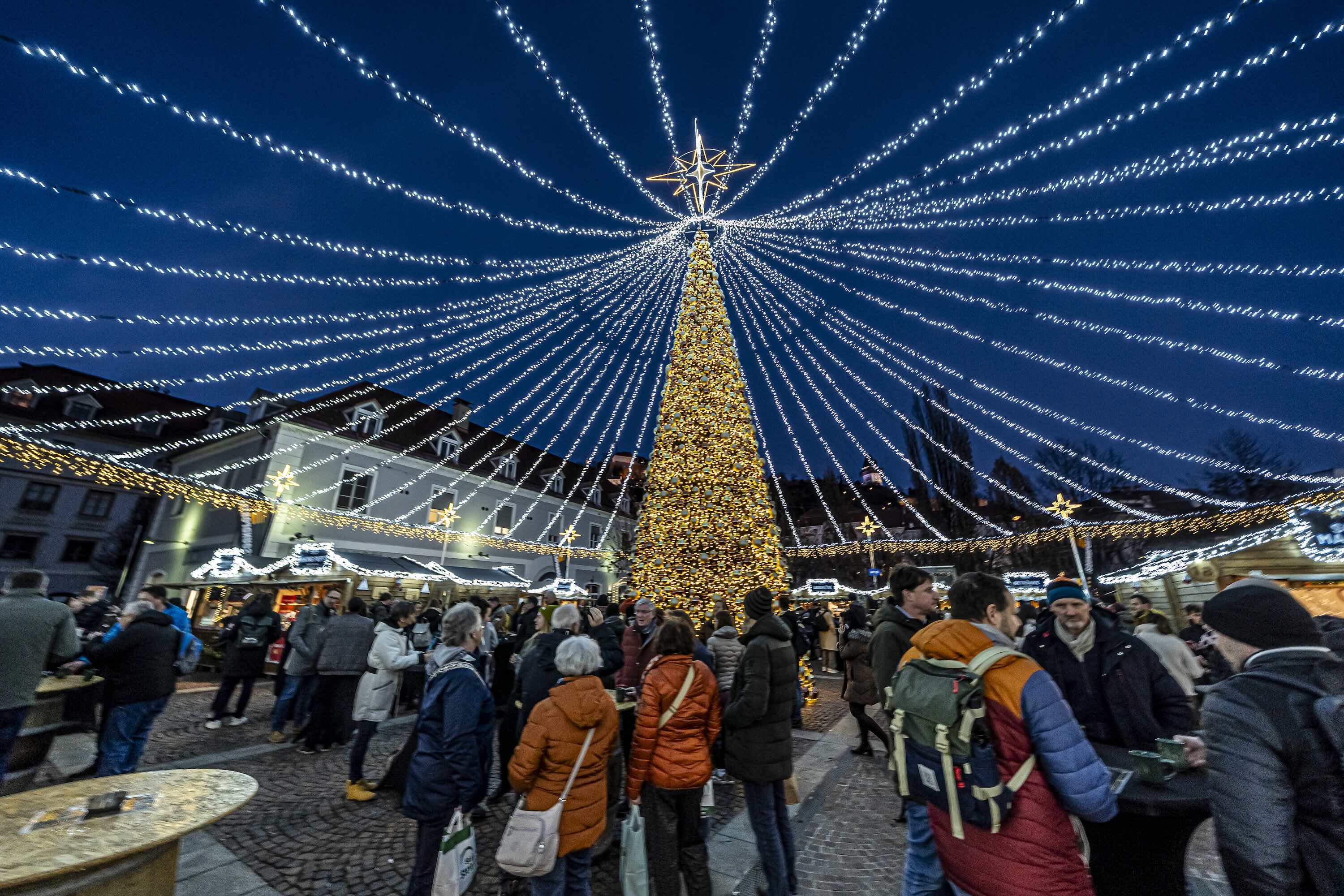 Der Christkindlmarkt am Mariahilferplatz, Graz