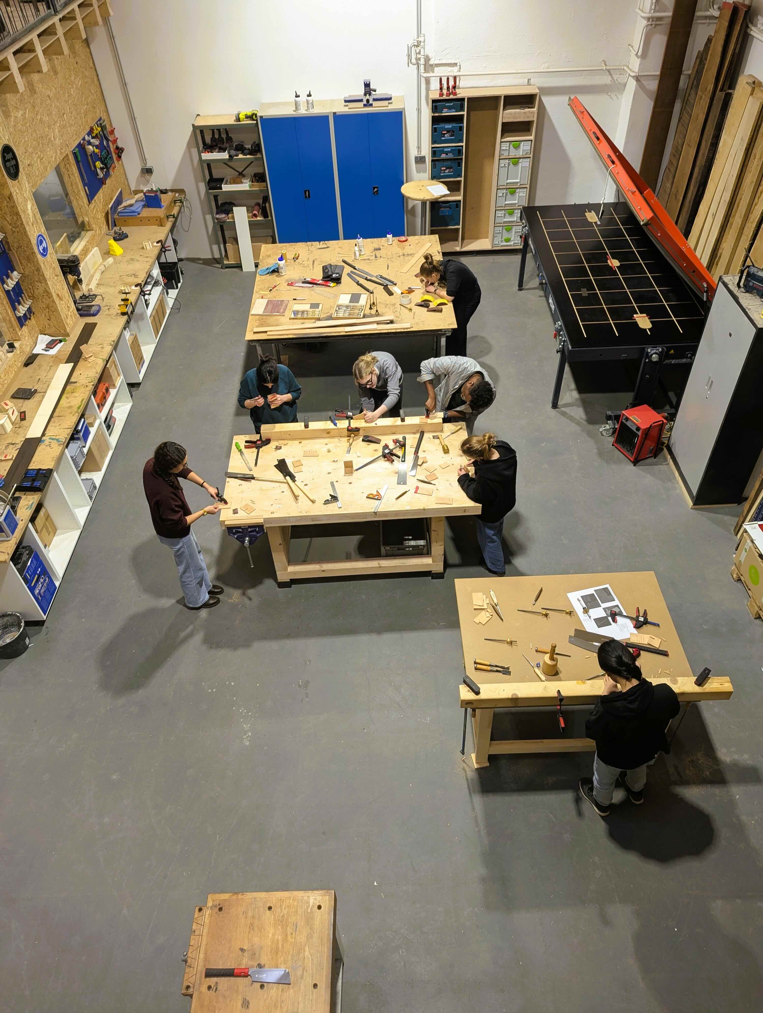 Tischlern bei den &bdquo;Comakers&ldquo;