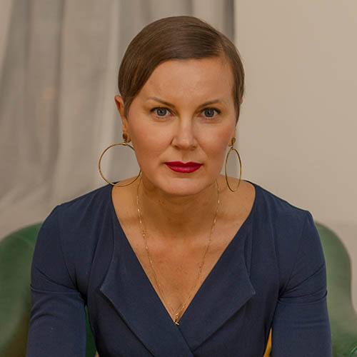 Portraitfoto von Stefanie Lintschinger 