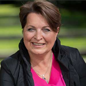 Portr&auml;tbild von Petra Erhart-Ruffer