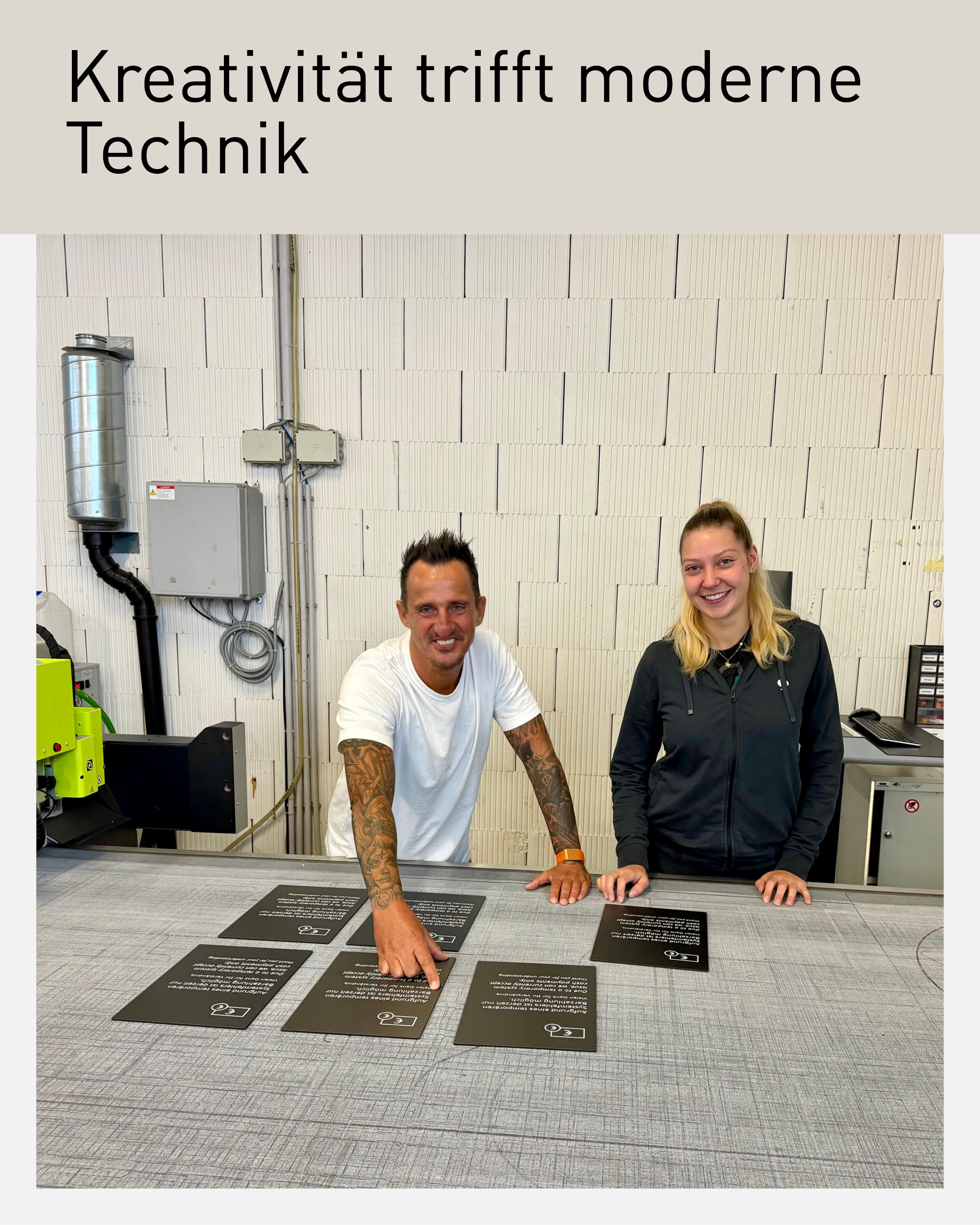 Geschäftsführer Andreas Span und Lehrling Nora am Schneidetisch bei Pixel Project Innsbruck. Sujet der WK Tirol zum Lehrberuf Beschriftungsdesign und Werbetechnik.
