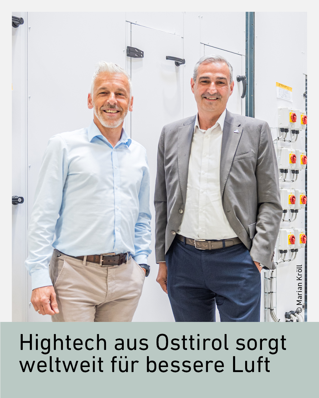 Gesch&auml;ftsf&uuml;hrer Manuel Conci und ein Besucher vor einem modularen L&uuml;ftungsger&auml;t bei Euroclima in Sillian. Das Osttiroler Unternehmen entwickelt Hightech-L&uuml;ftungsanlagen f&uuml;r Krankenh&auml;user, Pharmabetriebe und internationale Bauprojekte.